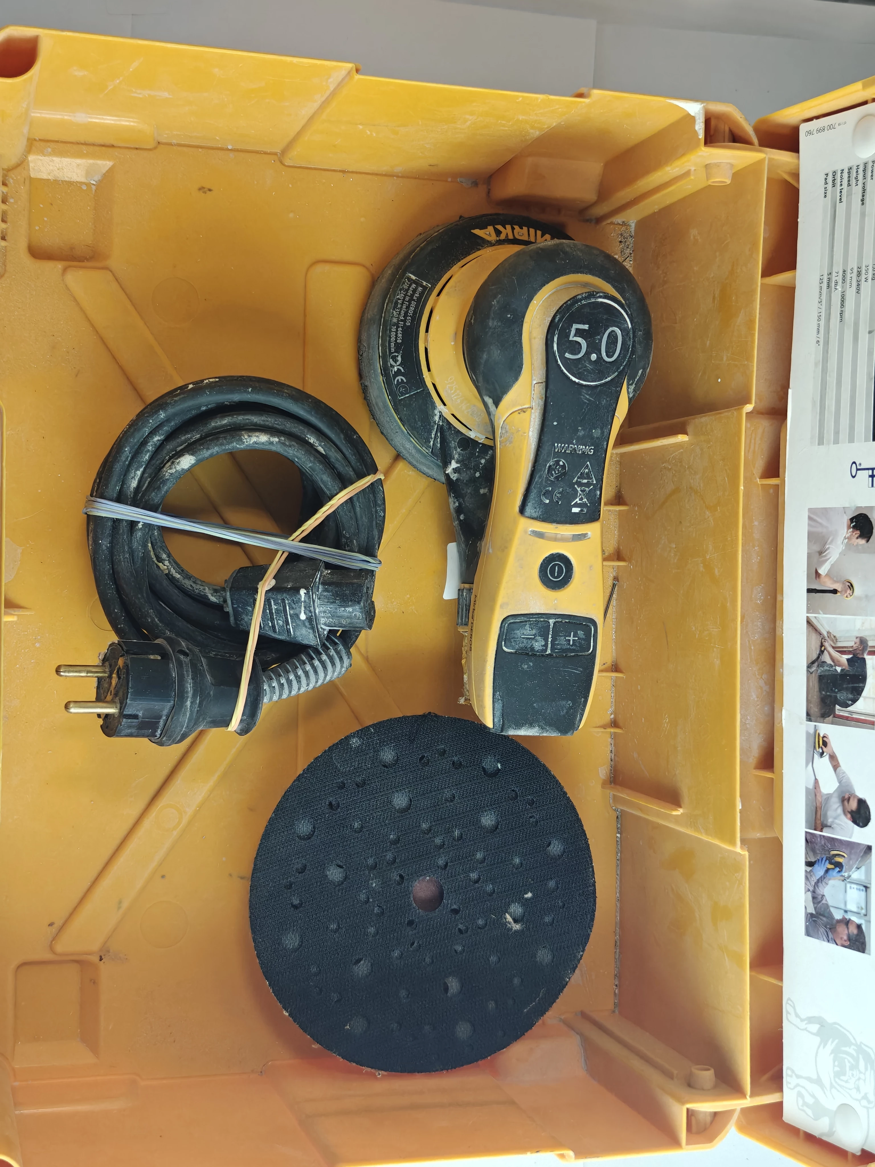 szlifierka-mimosrodowa-mirka-deros-650-al-niepodleglosci-63u-monki