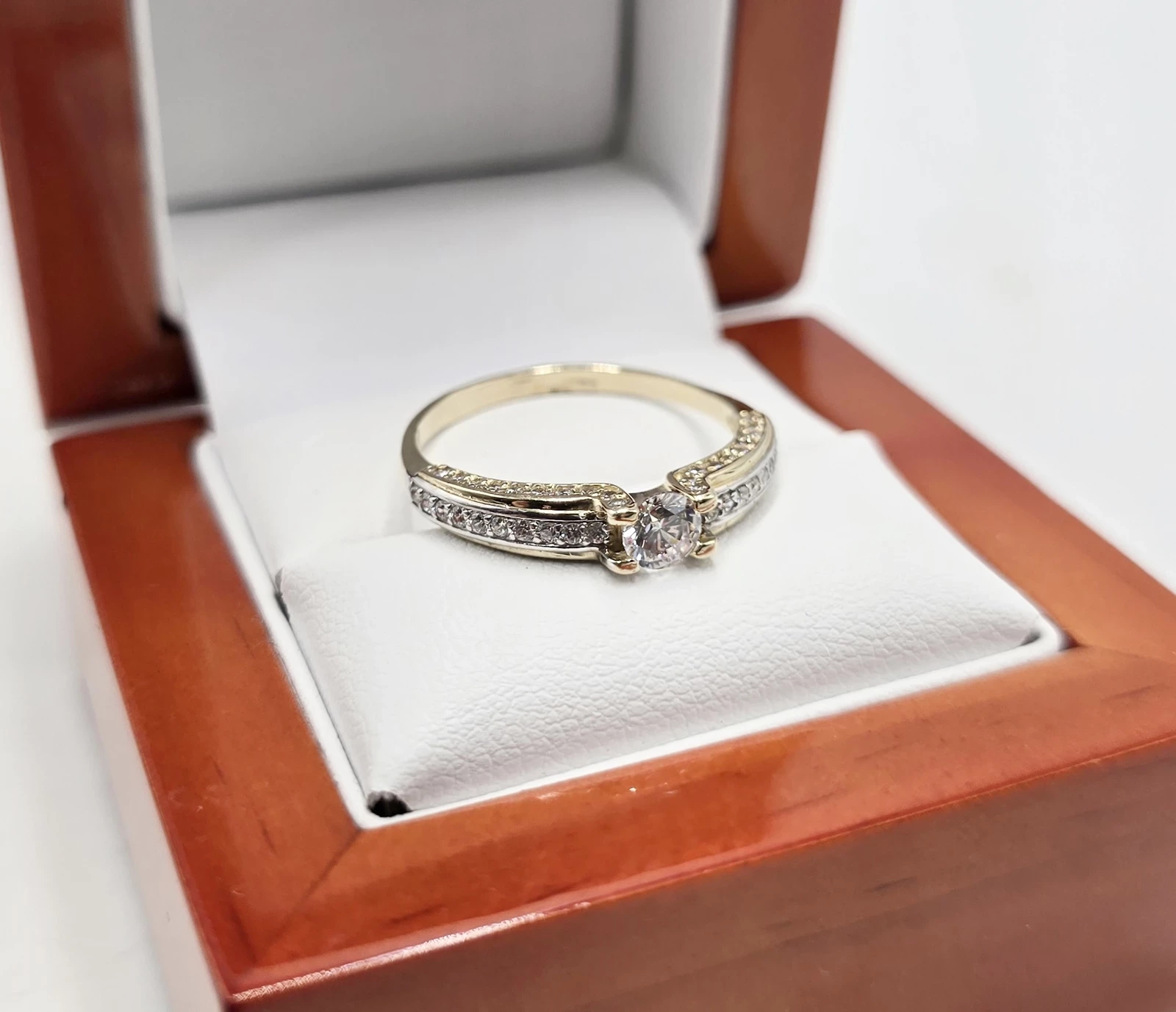 zloty-pierscionek-8k219g20r-rozmiarsrednica-wew-mm-372-20