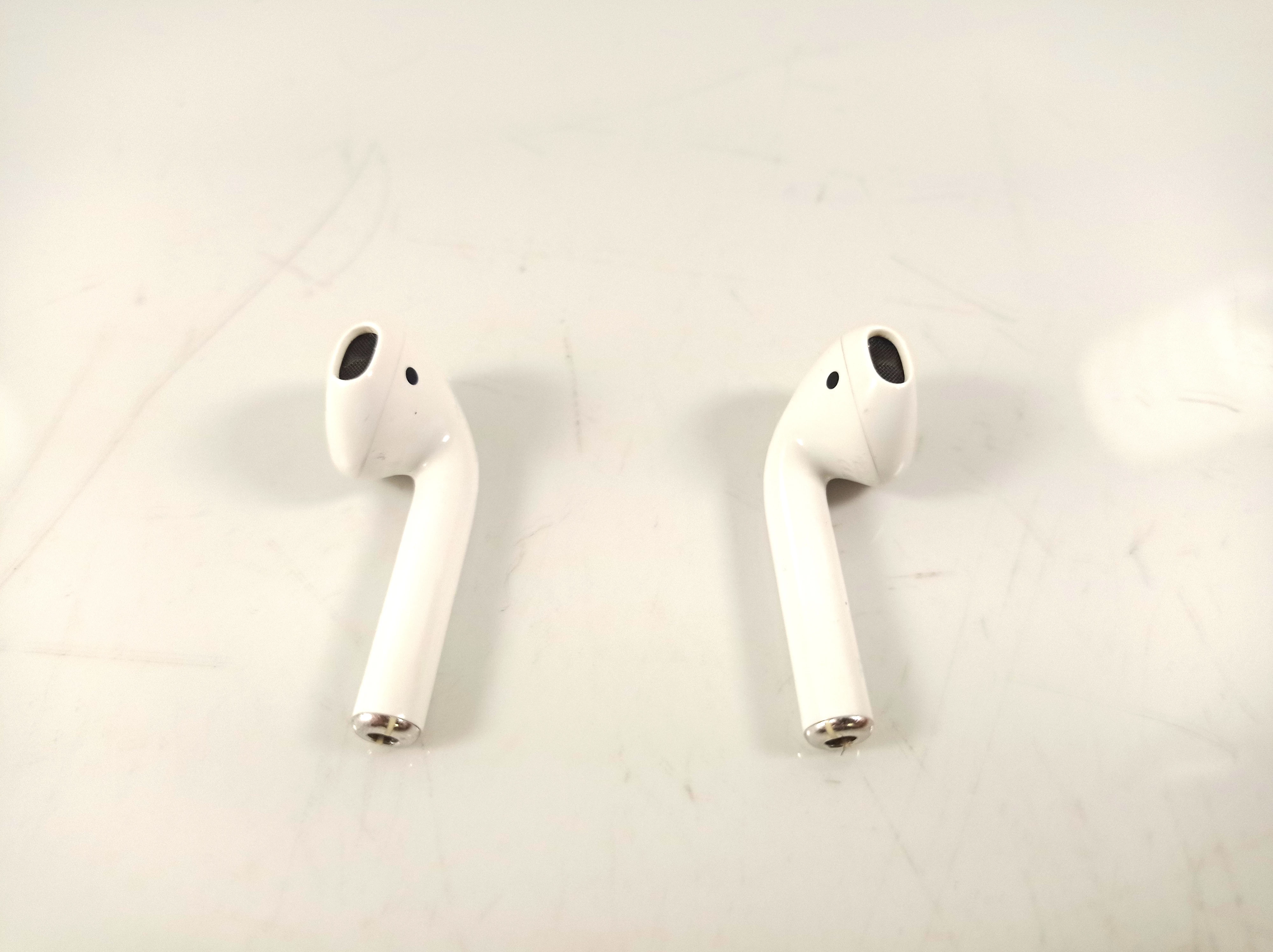 apple-airpods-gen-2-sluchawki-stan-11323-2