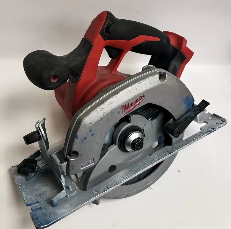 pilarka-milwaukee-165mm-seria-m18