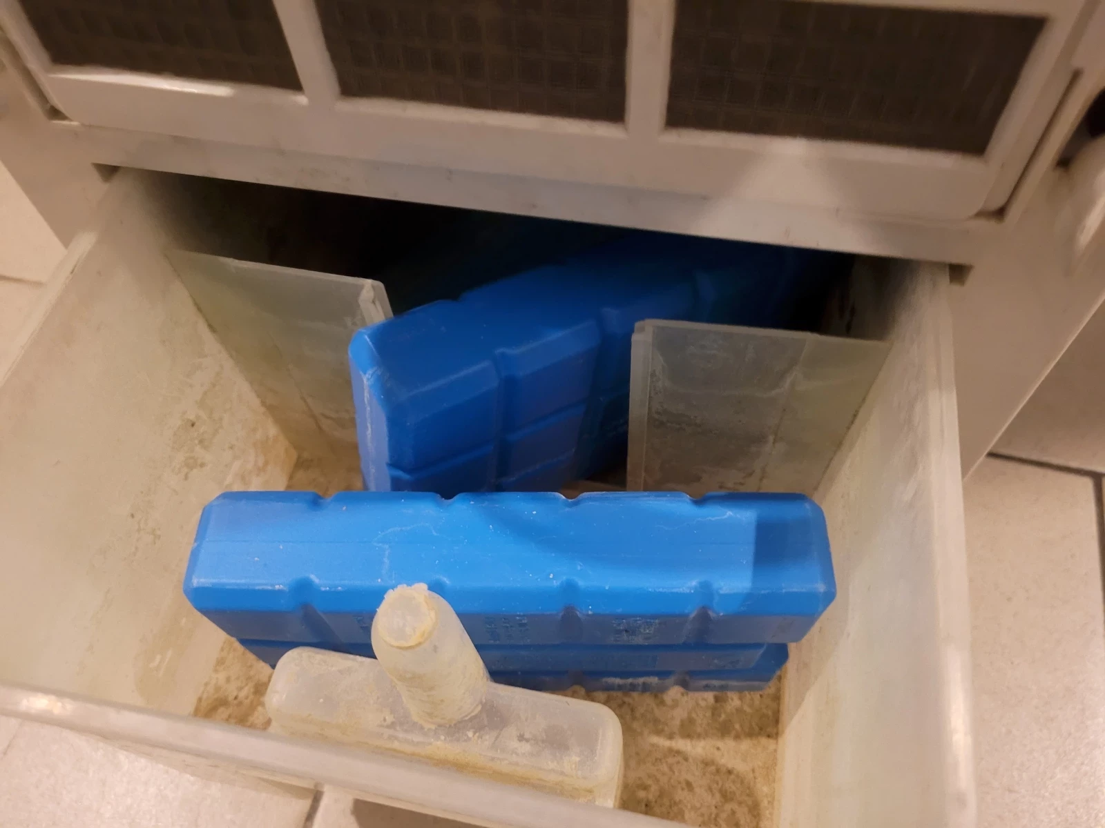 klimator-camry-cr7905-60-w-kod-producenta-cr7905