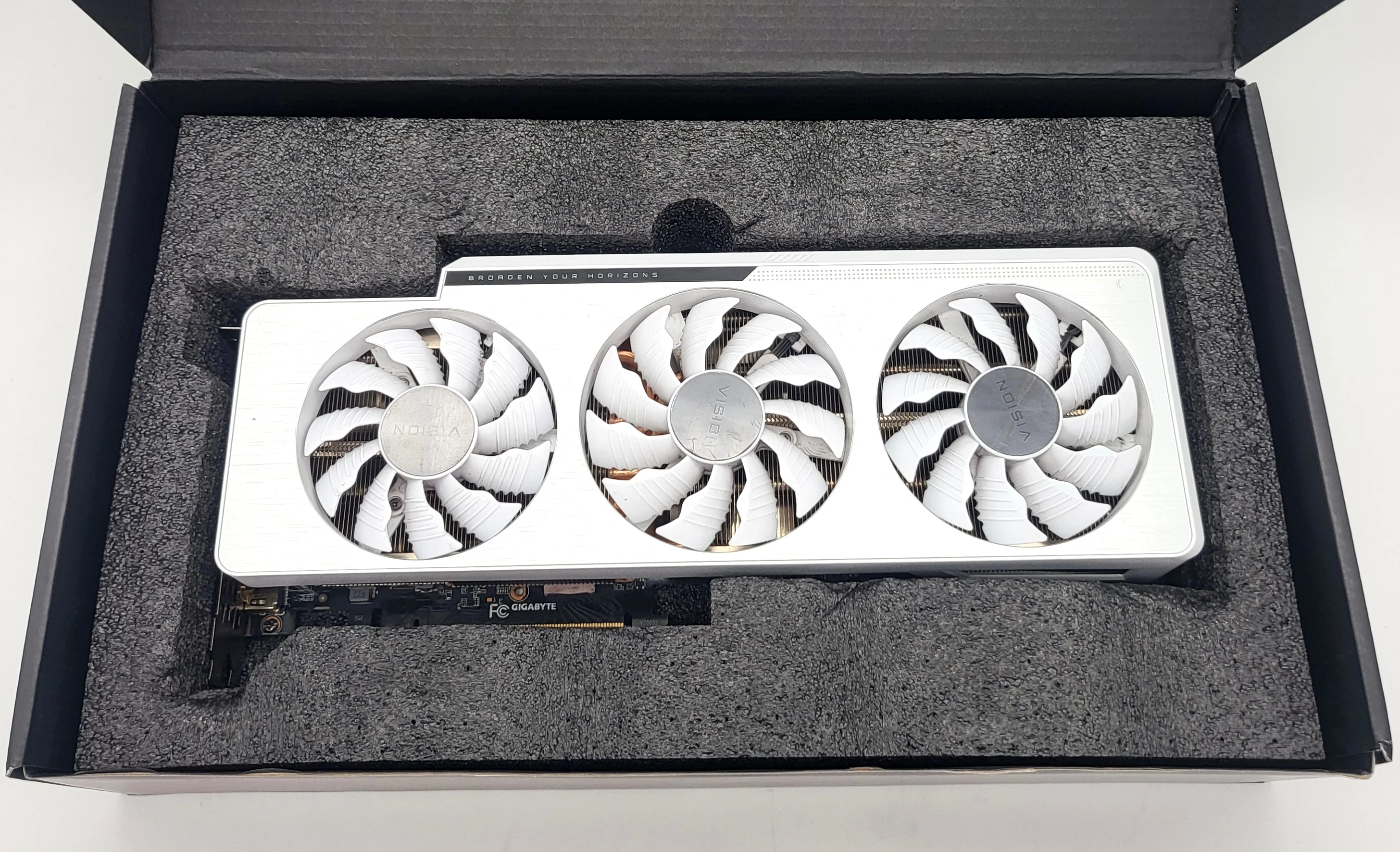 karta-graficzna-gigabyte-nvidia-rtx-3080-vision-oc-10-gbpud-gw-stan-11323-2