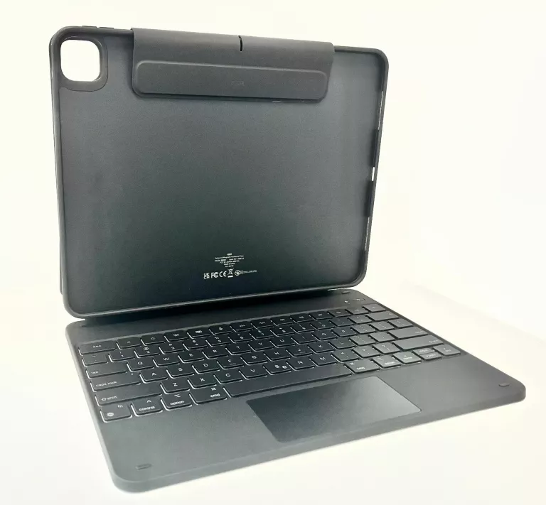 etui-z-klawiatura-esr-ipad-pro-13-cali-m4-laptop-model-6b023-qwertz-ean-gtin-4894240200001
