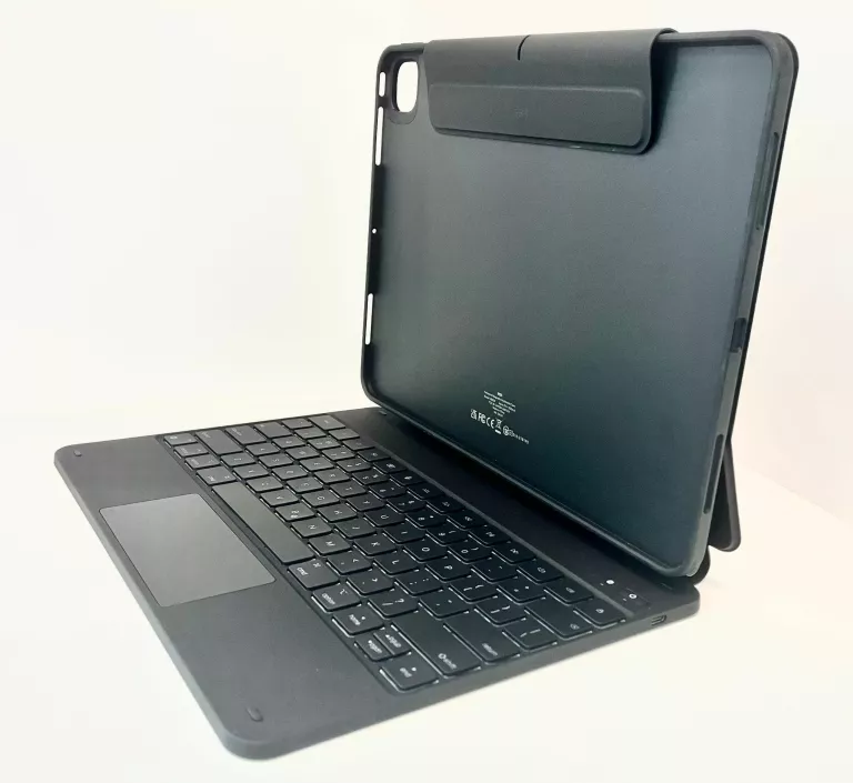 etui-z-klawiatura-esr-ipad-pro-13-cali-m4-laptop-model-6b023-qwertz-typ-16328-1