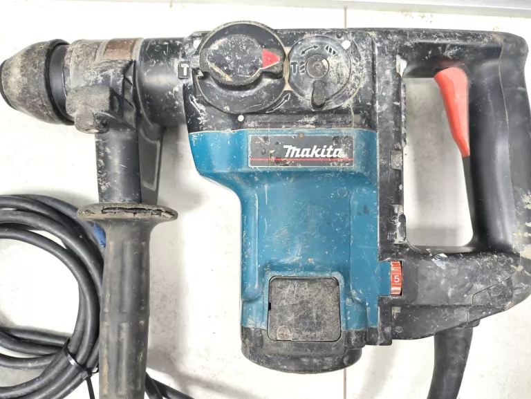 mlot-udarowy-makita-hr3000c-stan-11323-2