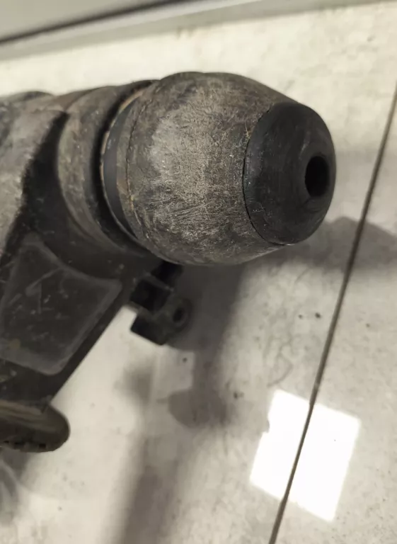 mlot-udarowy-makita-hr3000c-maksymalna-moc-85000