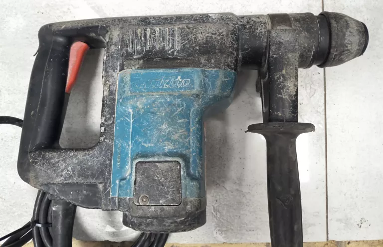 mlot-udarowy-makita-hr3000c-energia-udaru-530