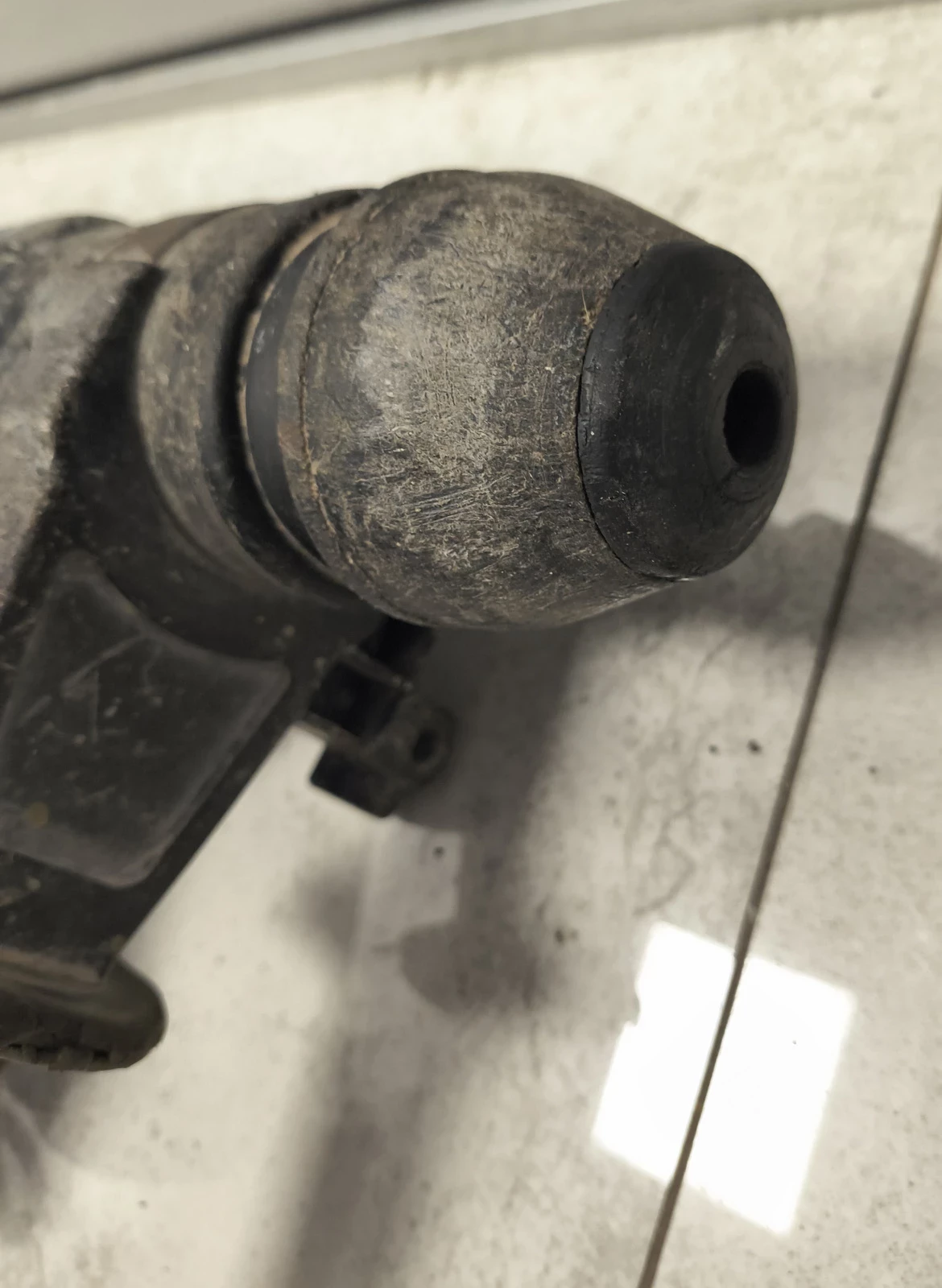 mlot-udarowy-makita-hr3000c-maksymalna-moc-85000