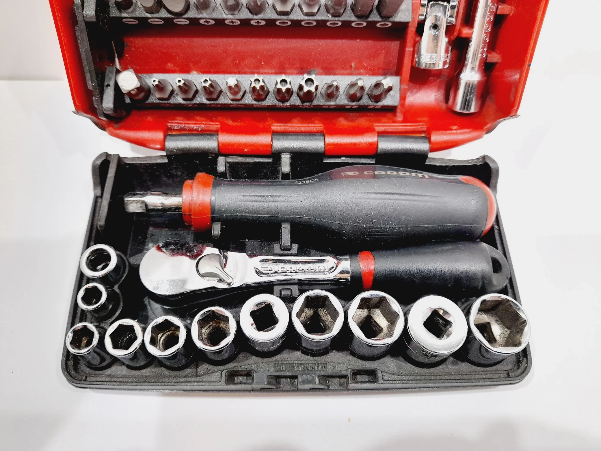 zestaw-nasadek-14-bitow-z-grzechotka-facom-ean-gtin-3148519041736