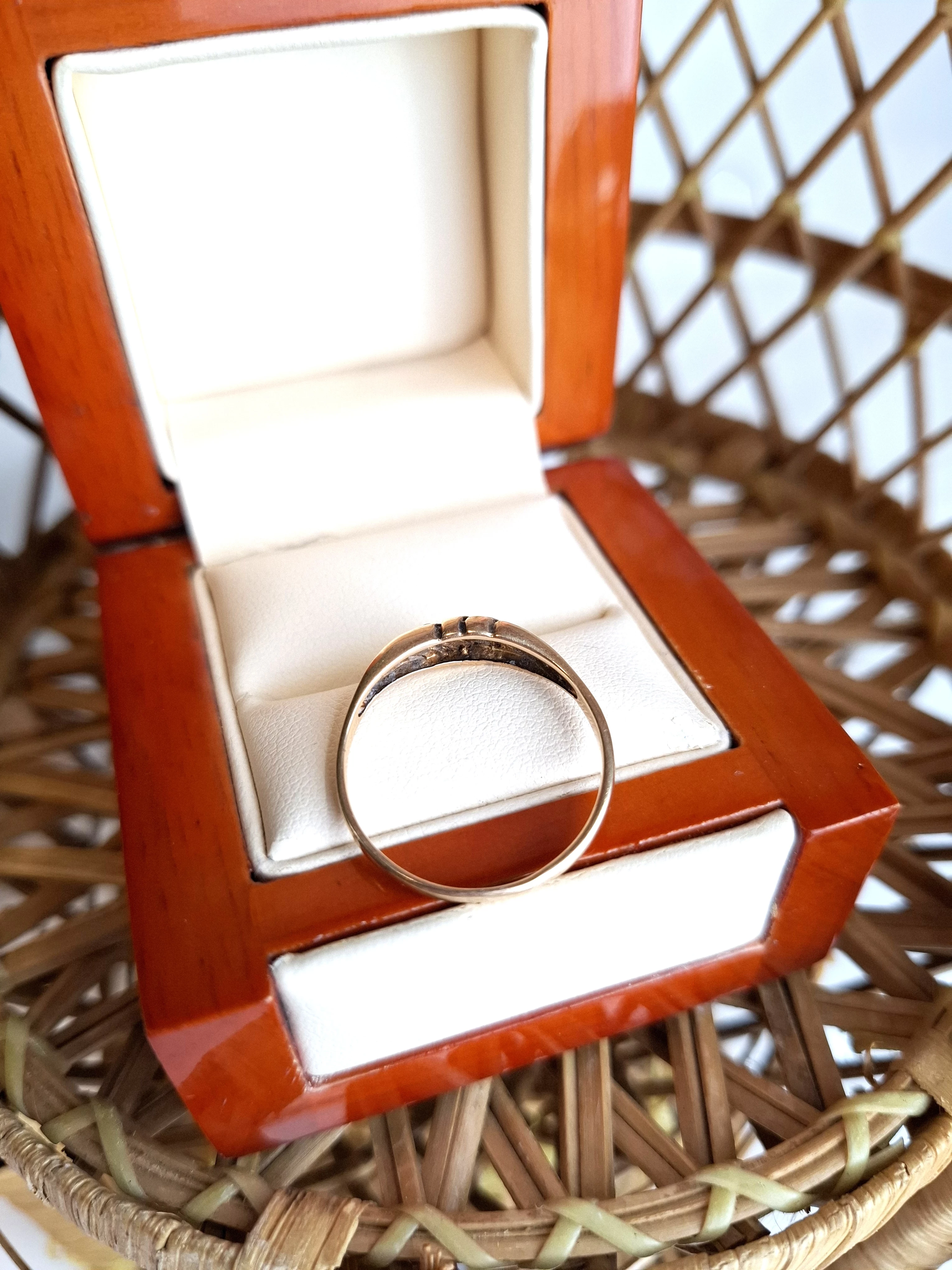 wyrob-jubilerski-uzywany-pierscionek-232g-585-kamien-17088-128