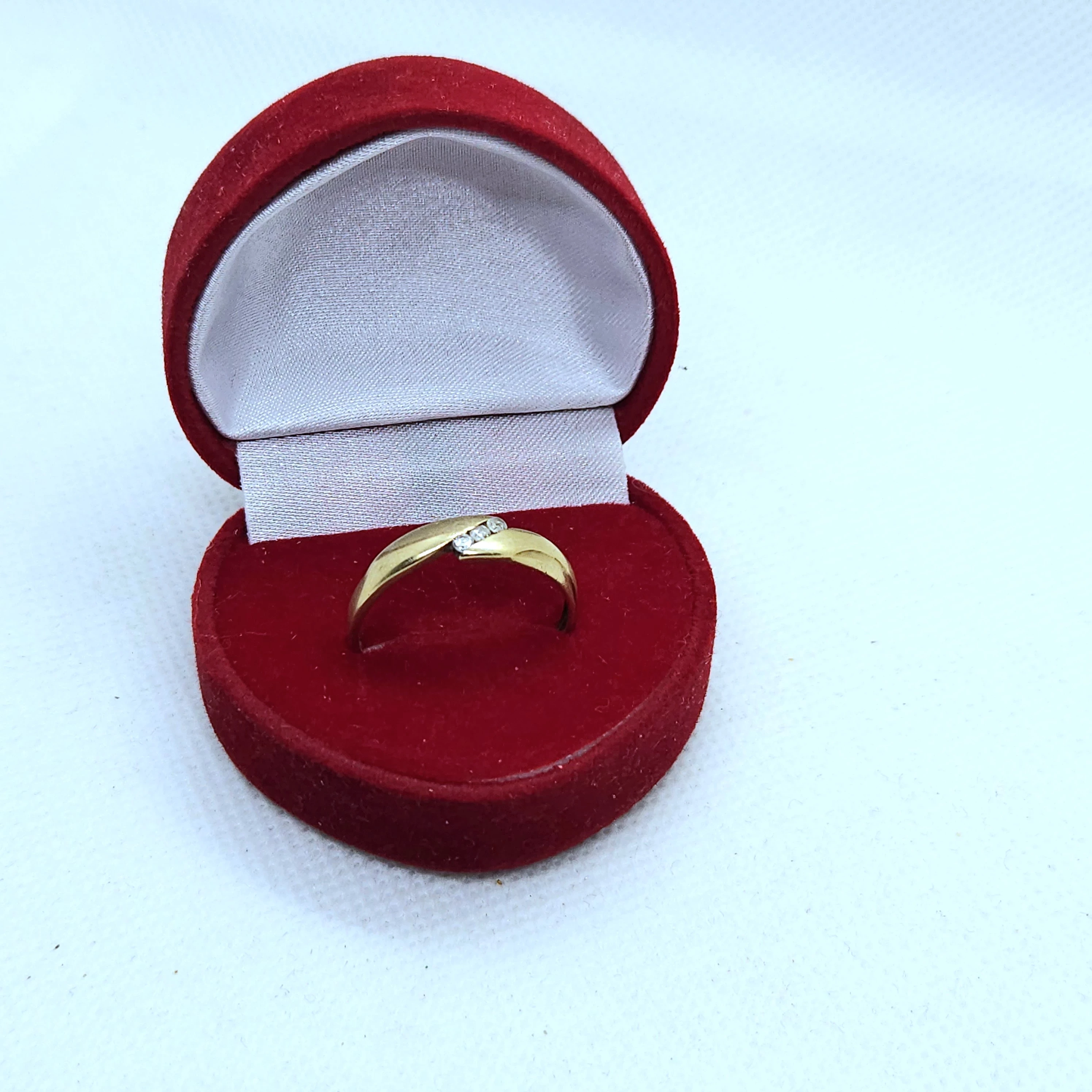 delikatny-zloty-pierscionek-p333-154-g-r22-staromiejska-6-jawor