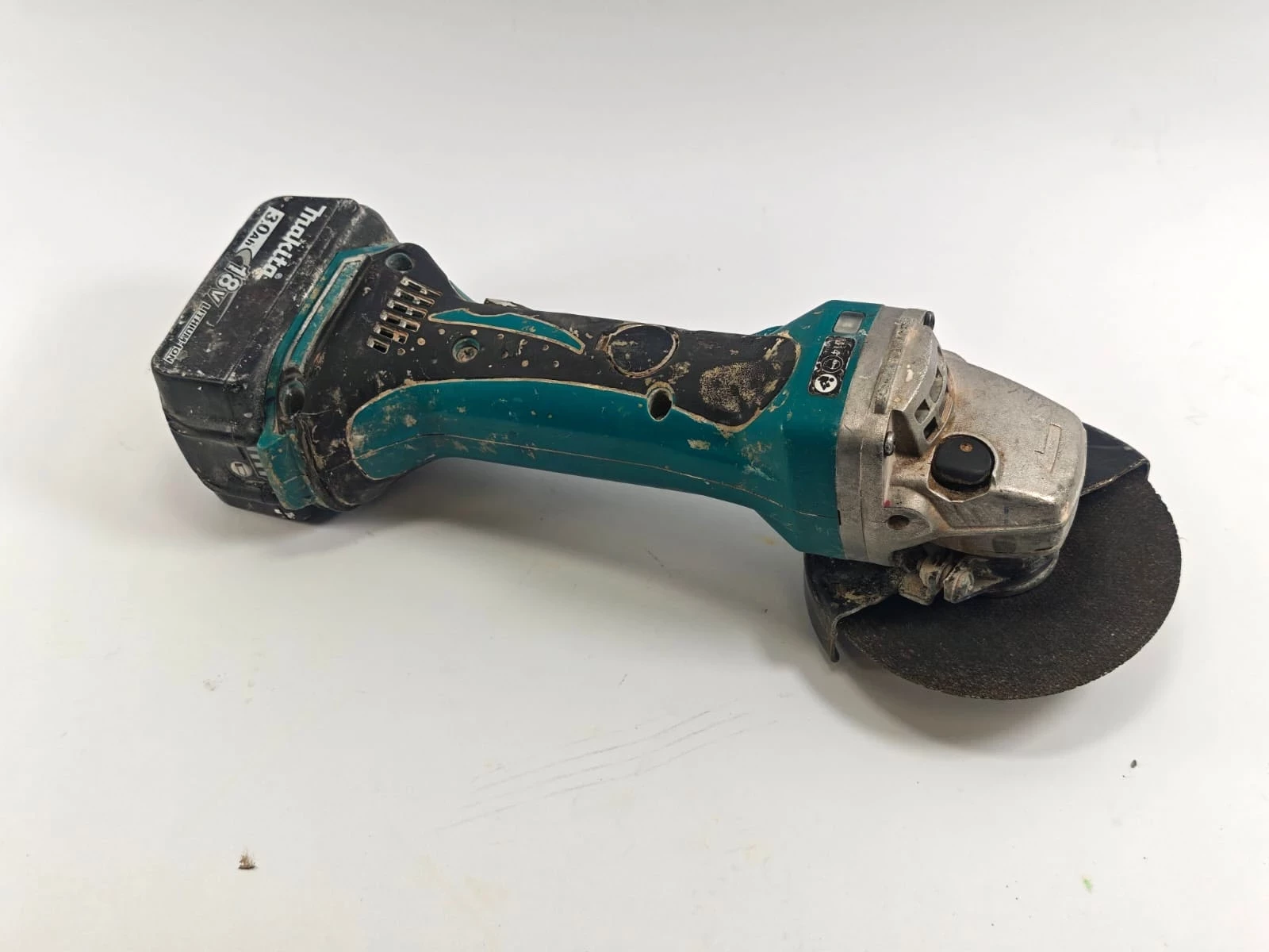 szlifierka-katowa-makita-dga452-akumulator-3ah-walizka-rodzaj-zasilania-128529-1