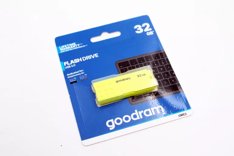 pendrive-goodram-ume2-0320y0r11-32-gb-usb-20-zolty-interfejs-212730-1
