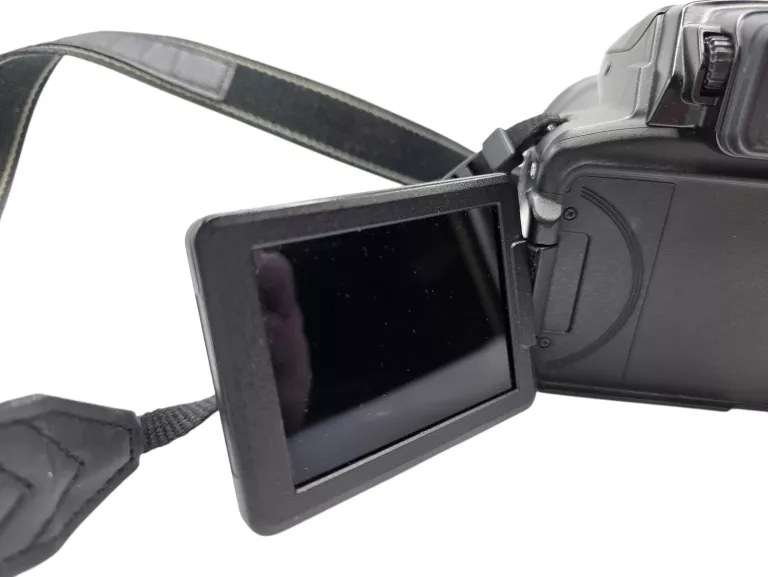 aparat-cyfrowy-nikon-coolpix-p900-ladowarka-stabilizacja-14349-4