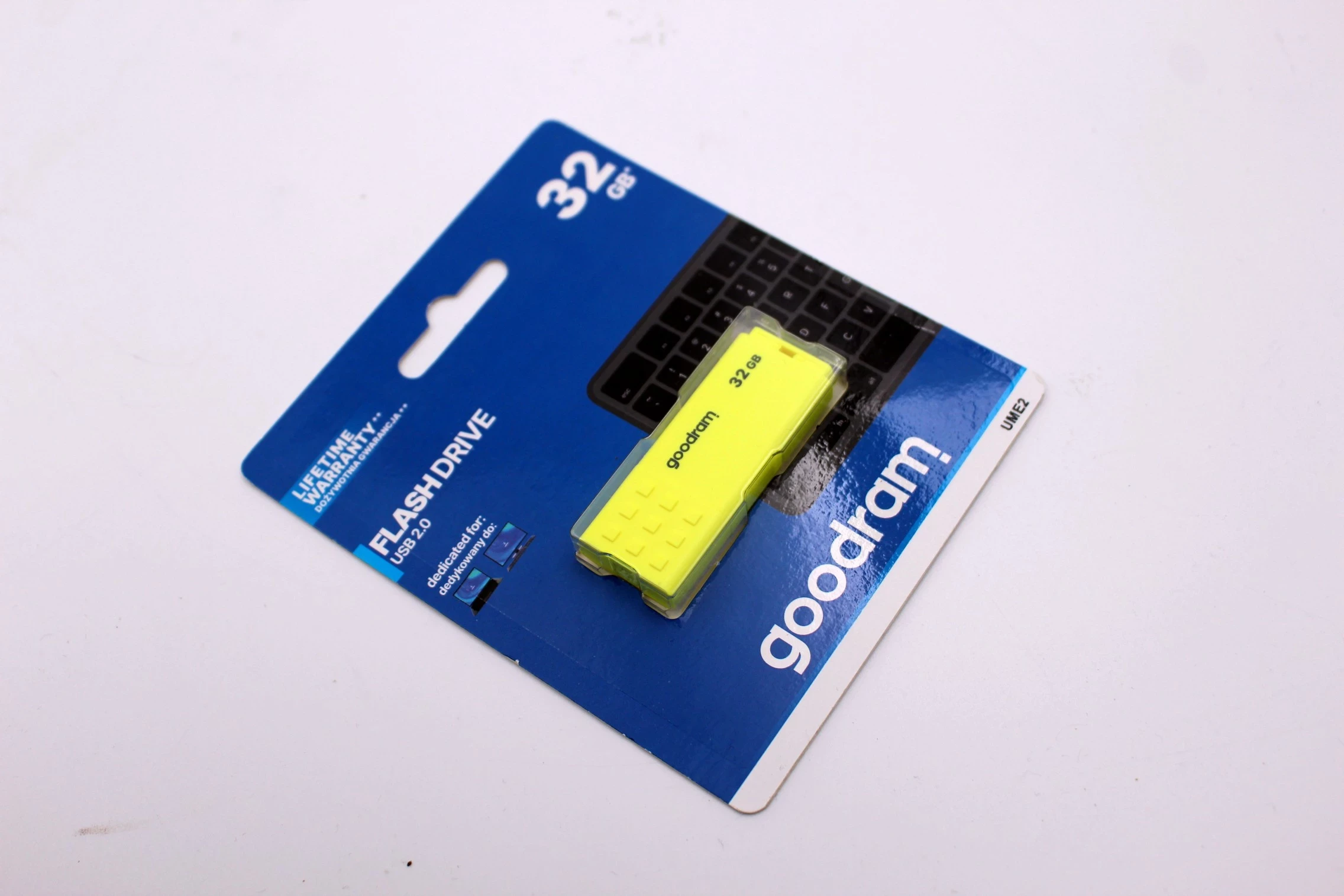 pendrive-goodram-ume2-0320y0r11-32-gb-usb-20-zolty-szyfrowanie-212734-385509