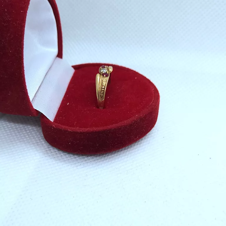 uroczy-zloty-pierscionek-p585-158-g-r15-material-15835-2