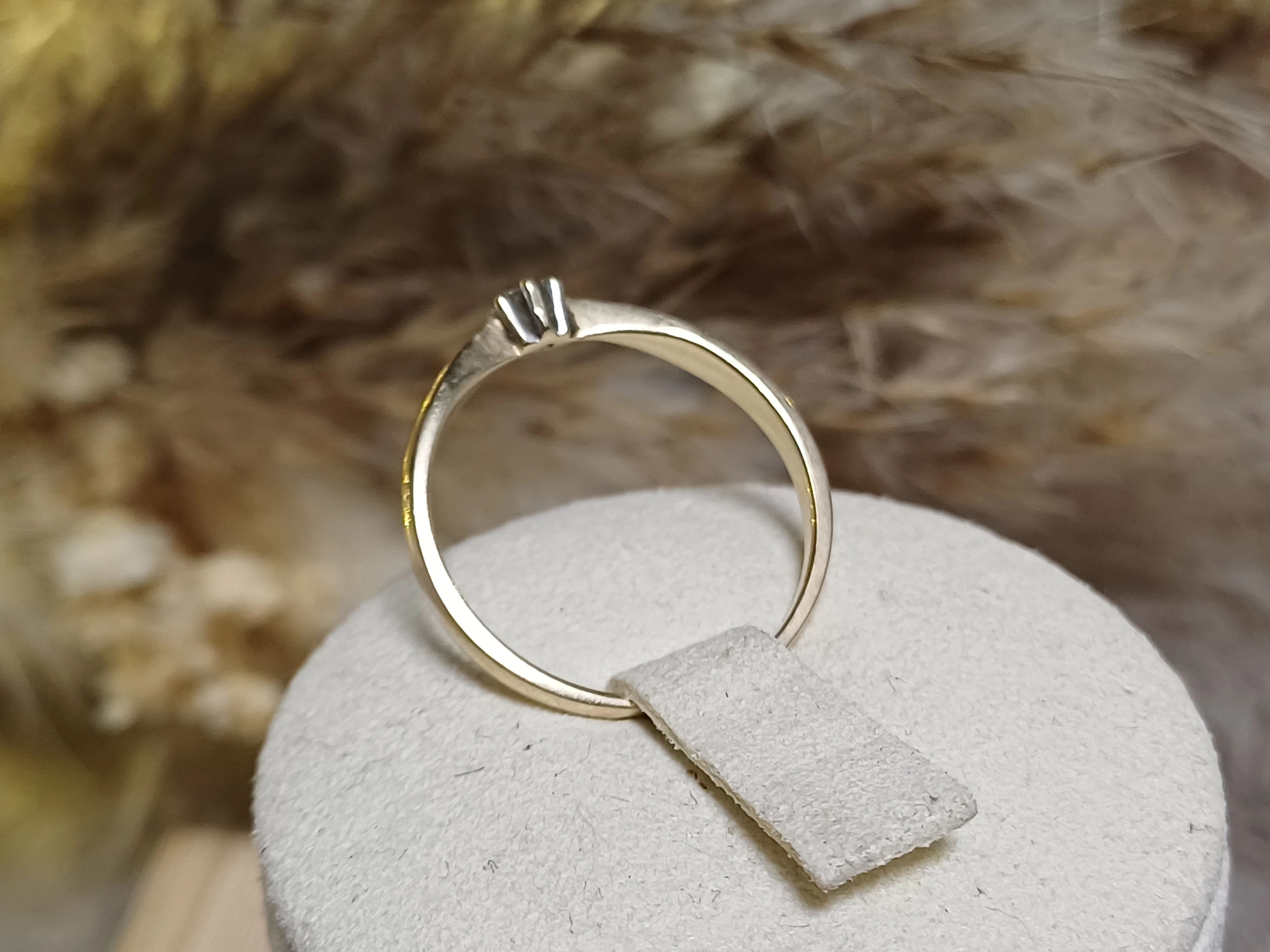 zloty-pierscionek-z-brylantem-proba-585-172g-r-14-rozmiarsrednica-wew-mm-372-14