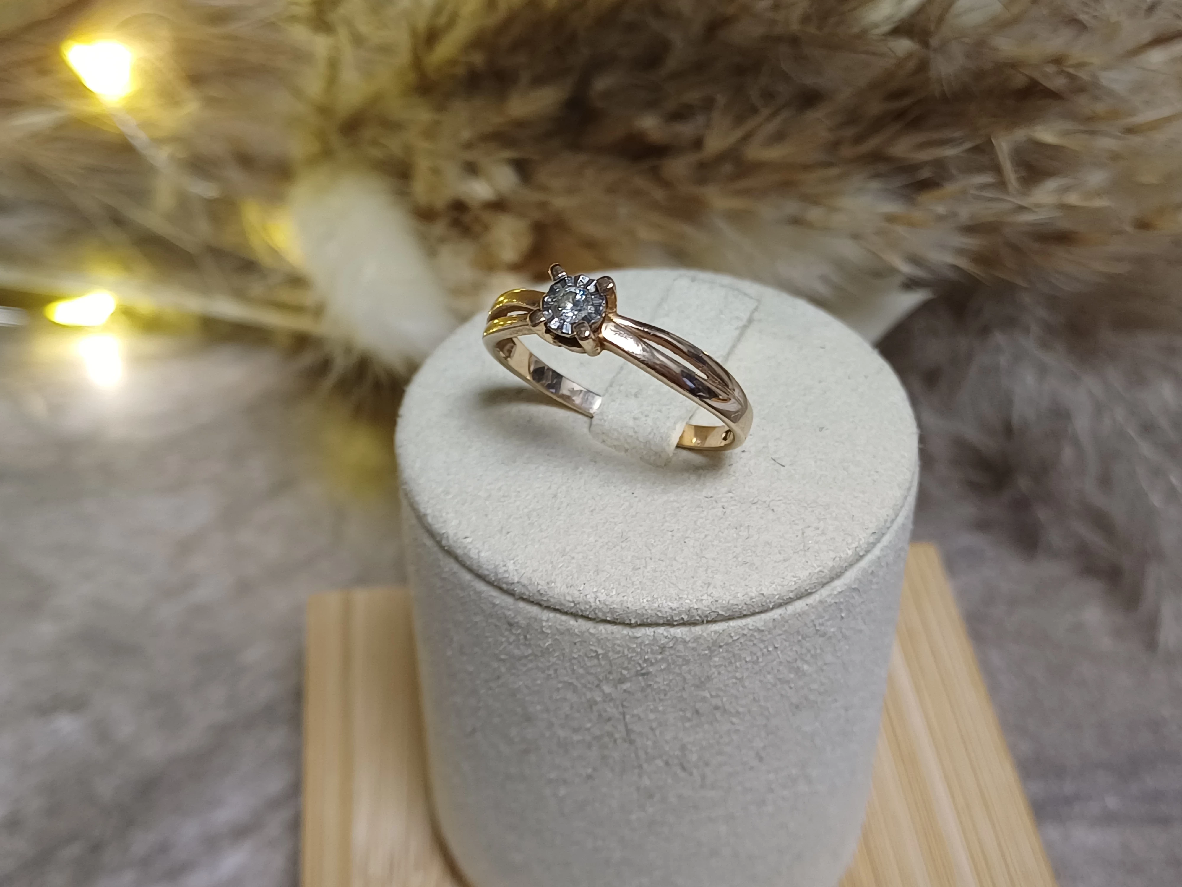 zloty-pierscionek-z-brylantem-p585-222g-r17-jutrzenki-24-c-bielsko-biala-bis