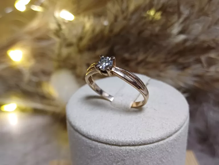 zloty-pierscionek-z-brylantem-p585-222g-r17-jutrzenki-24-c-bielsko-biala-bis