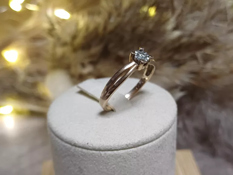 zloty-pierscionek-z-brylantem-p585-222g-r17-ean-gtin-123132333