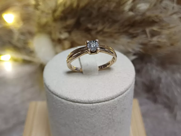 zloty-pierscionek-z-brylantem-p585-222g-r17-stan-11323-2