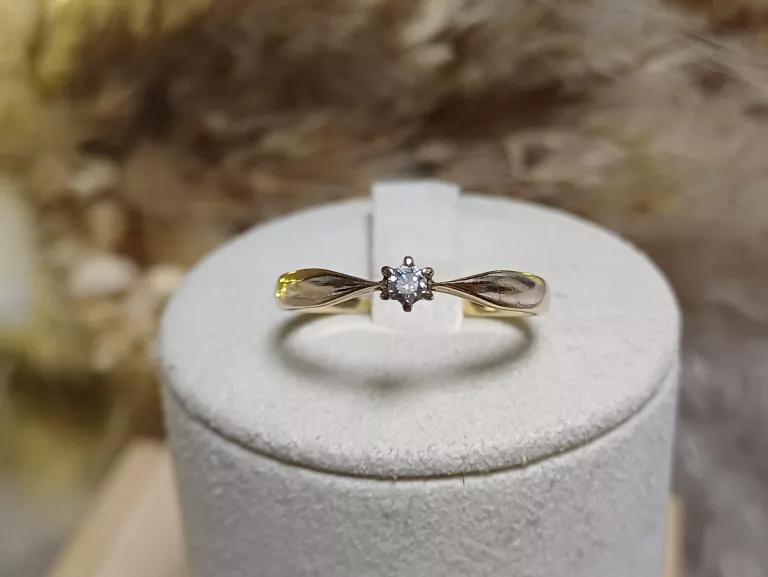 zloty-pierscionek-z-brylantem-proba-585-172g-r-14-jutrzenki-24-c-bielsko-biala-bis