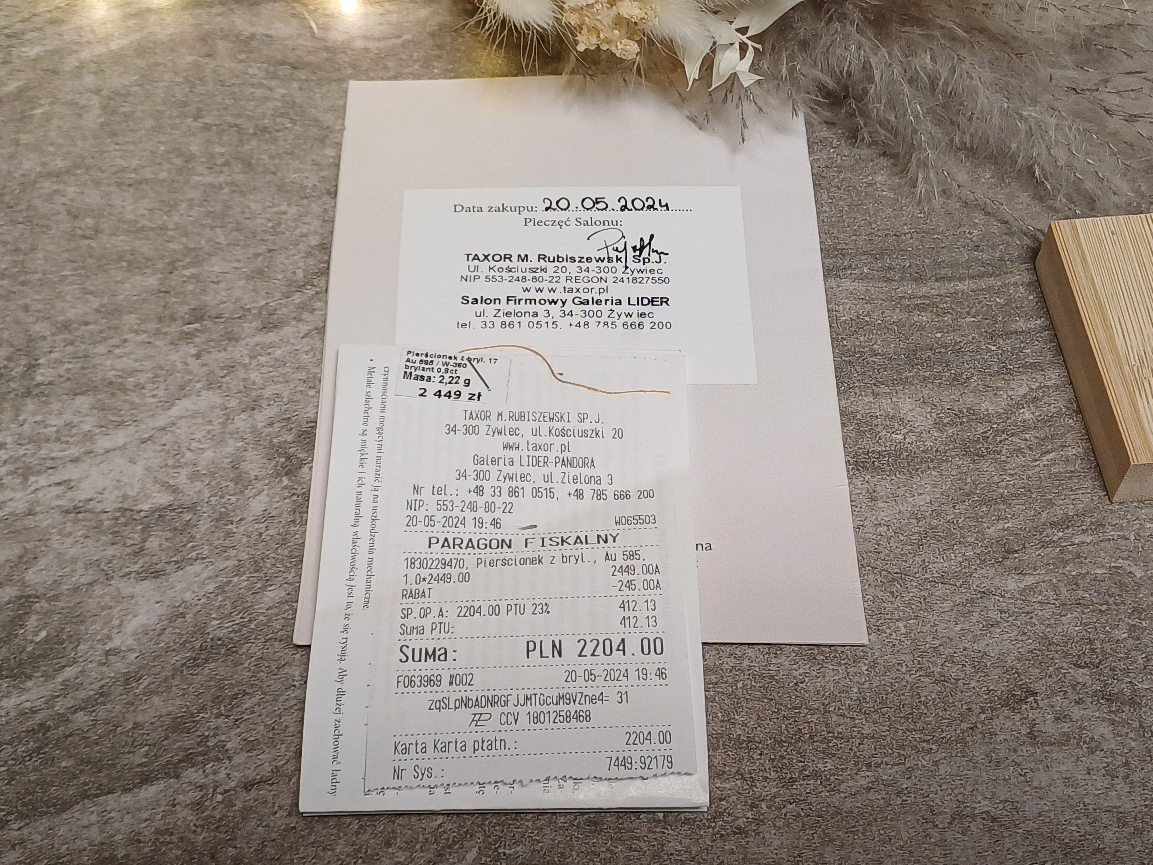 zloty-pierscionek-z-brylantem-proba-585-222g-r17-kolor-249512-1647429