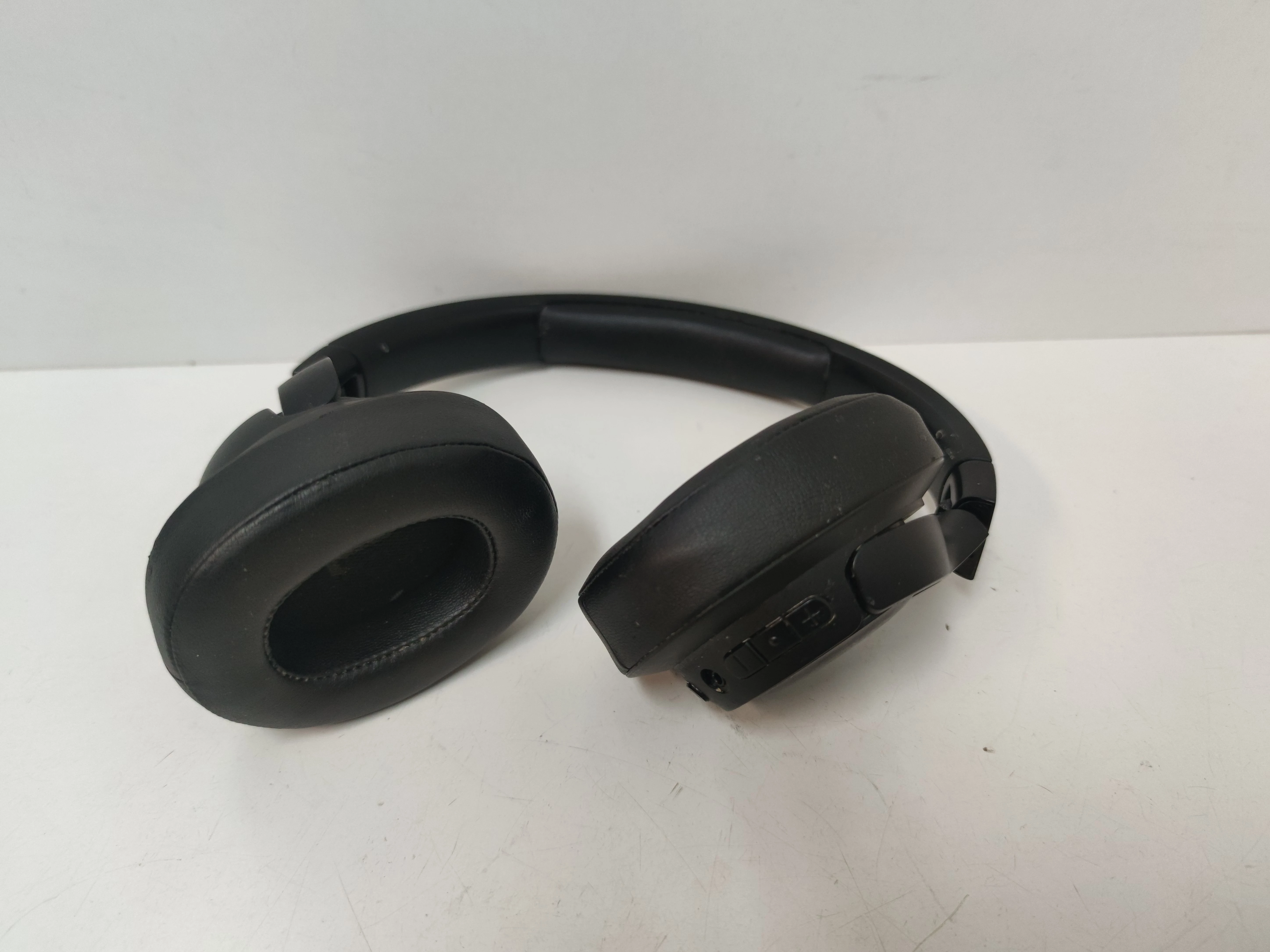 sluchawki-jbl-tune-710-bt-transmisja-sygnalu-203713-217785