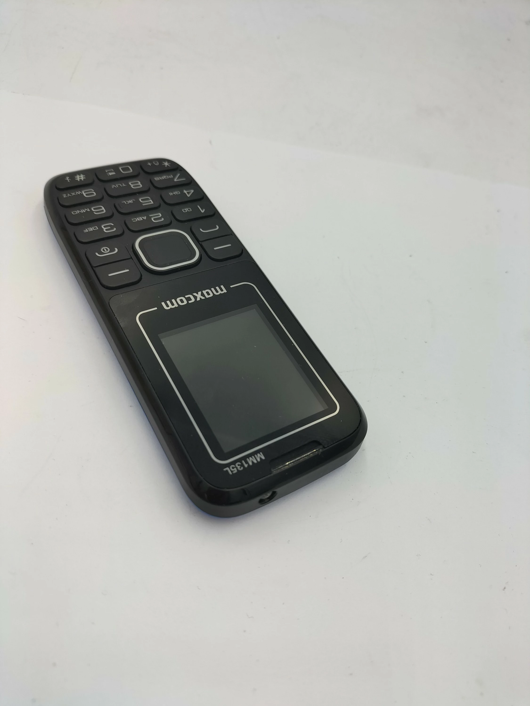 telefon-maxcom-mm135l-kod-producenta-5908235977416