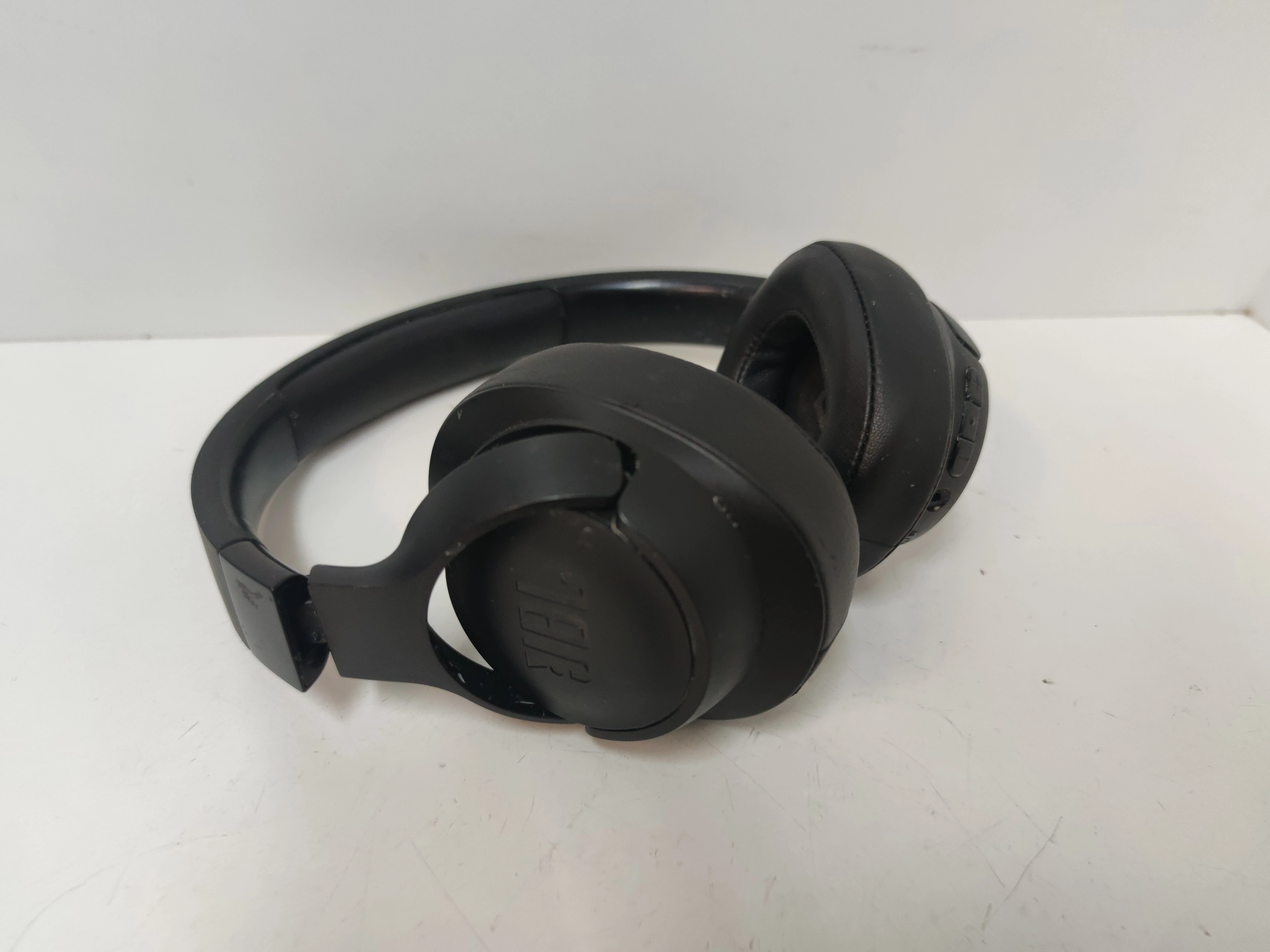 sluchawki-jbl-tune-710-bt-kolor-dominujacy-129357-3