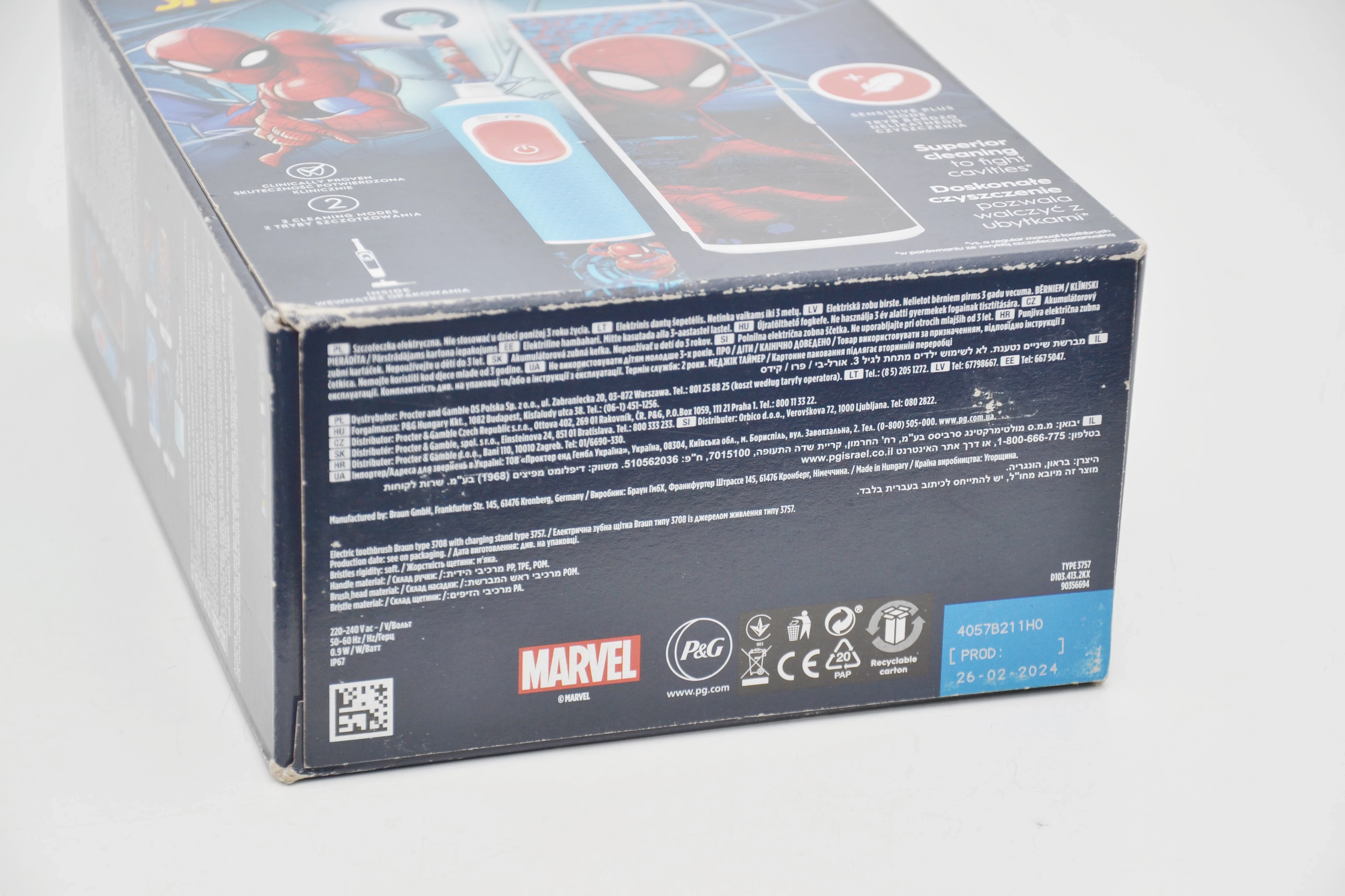 szczoteczka-elektryczna-dla-dzieci-oral-b-pro-kids-spiderman-etui-3-stan-11323-2