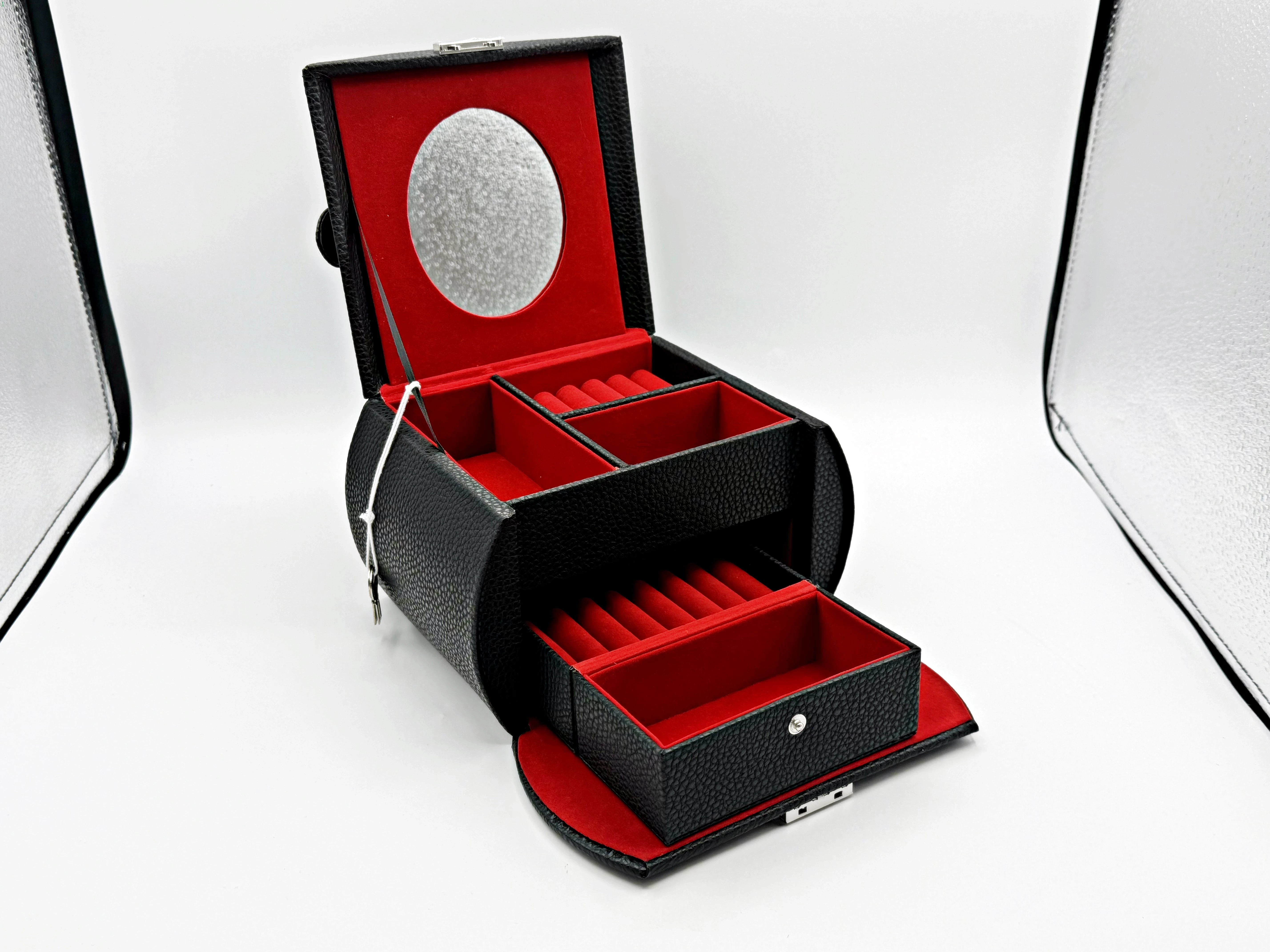 esmara-kuferek-na-bizuterie-z-wysuwana-szuflada-osiedle-czecha-96-poznan