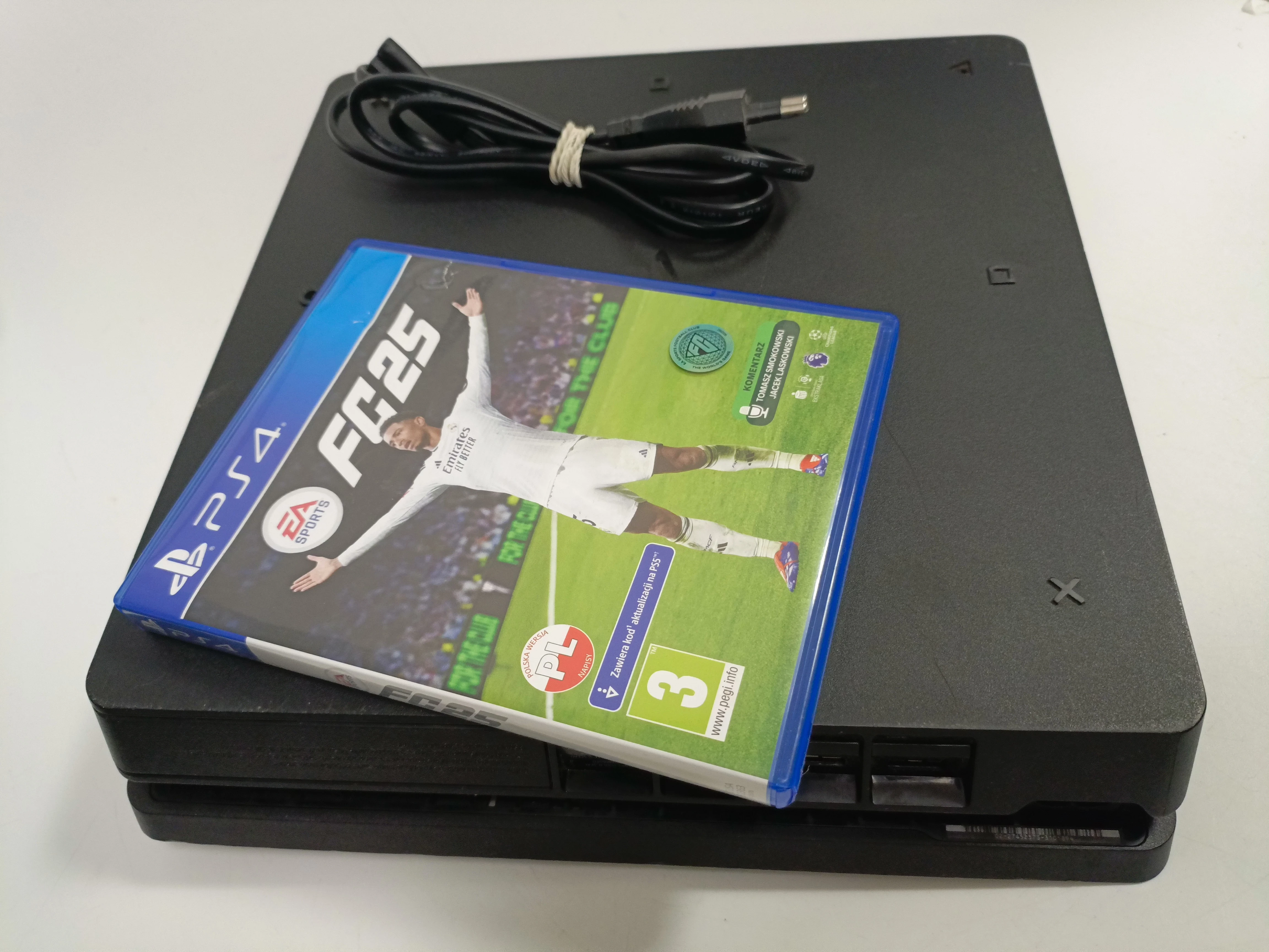 konsola-ps4-fc25-stan-11323-2
