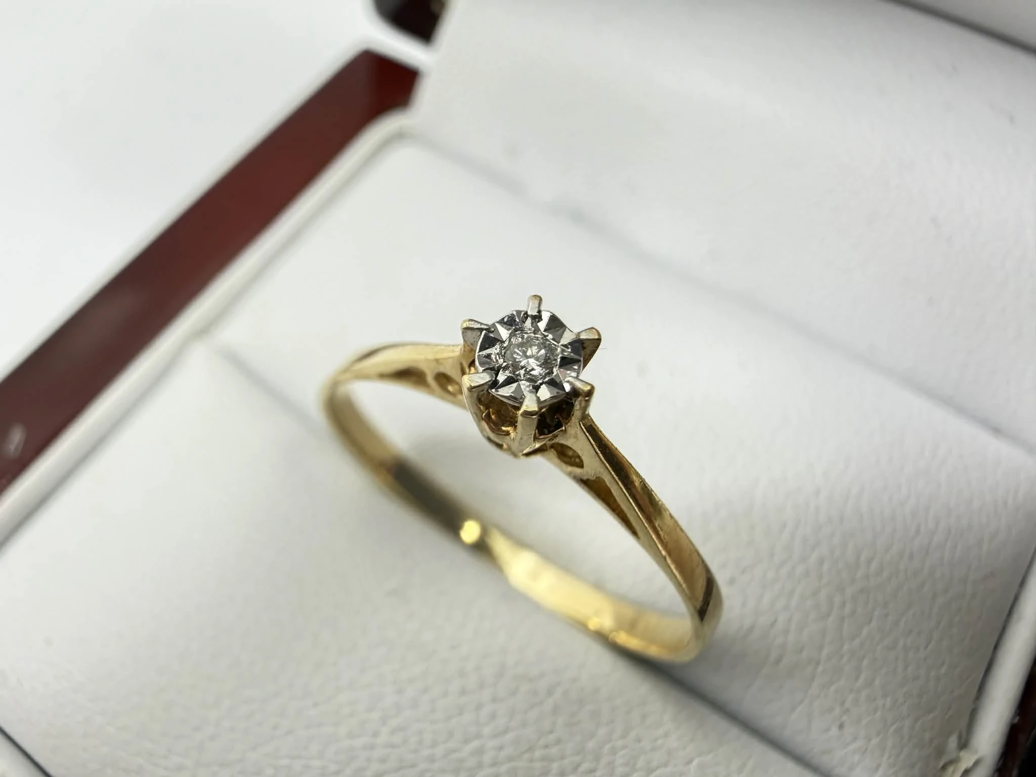 wyrob-jubilerski-uzywany-pierscionek-z-diamentem-stan-11323-1