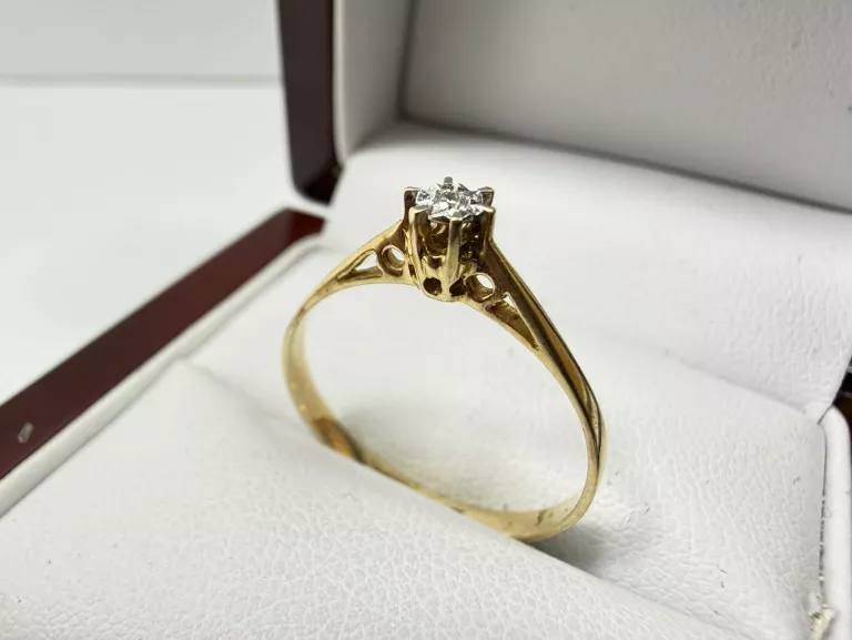 wyrob-jubilerski-uzywany-pierscionek-z-diamentem-material-15835-2