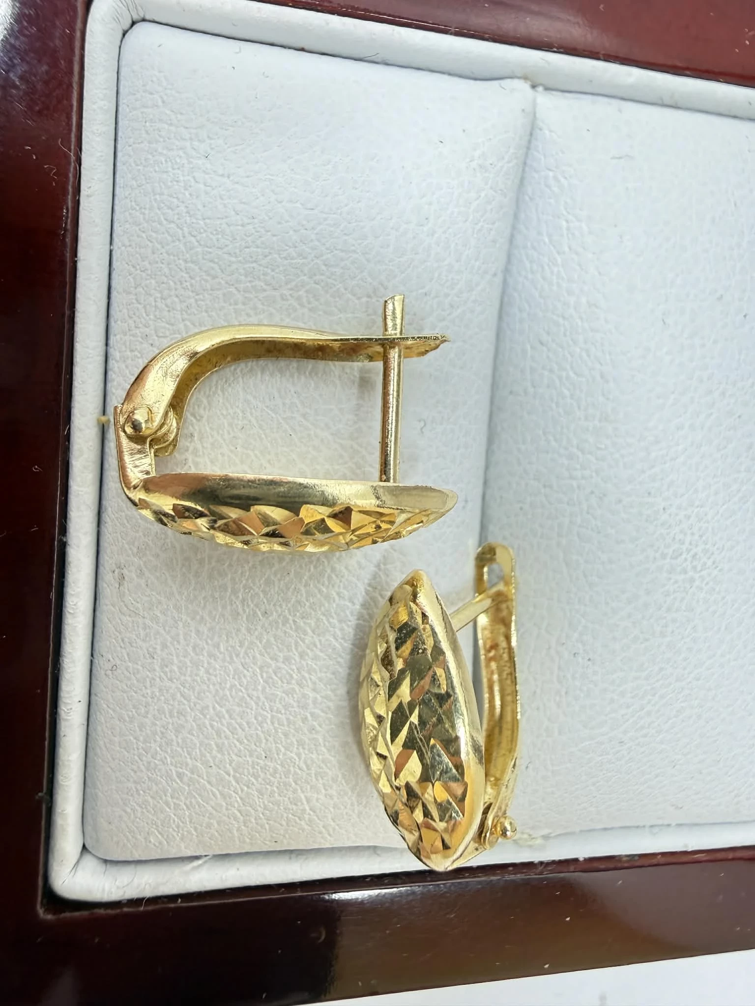 wyrob-jubilerski-uzywany-kolczyki-material-15835-2