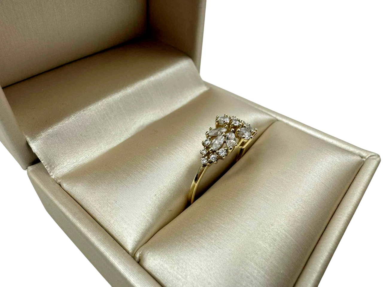 zloty-majestatyczny-pierscionek-wysadzany-cyrkoniami-pr-333-w-166g-r17-rodzaj-2205-2