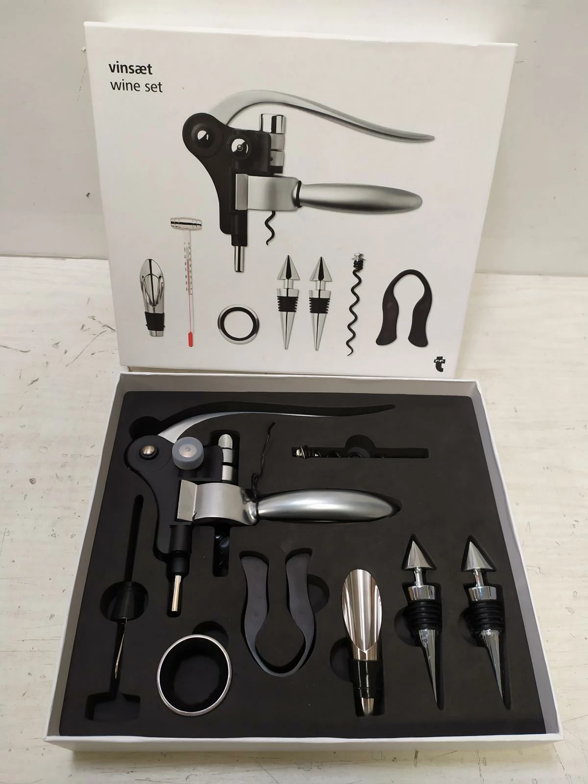 zestaw-do-otwirania-wina-8el-osiedle-kombatantow-7c-krakow