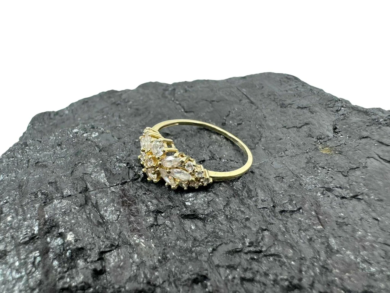 zloty-majestatyczny-pierscionek-wysadzany-cyrkoniami-pr-333-w-166g-r17-zwyciestwa-9-gliwice-g1