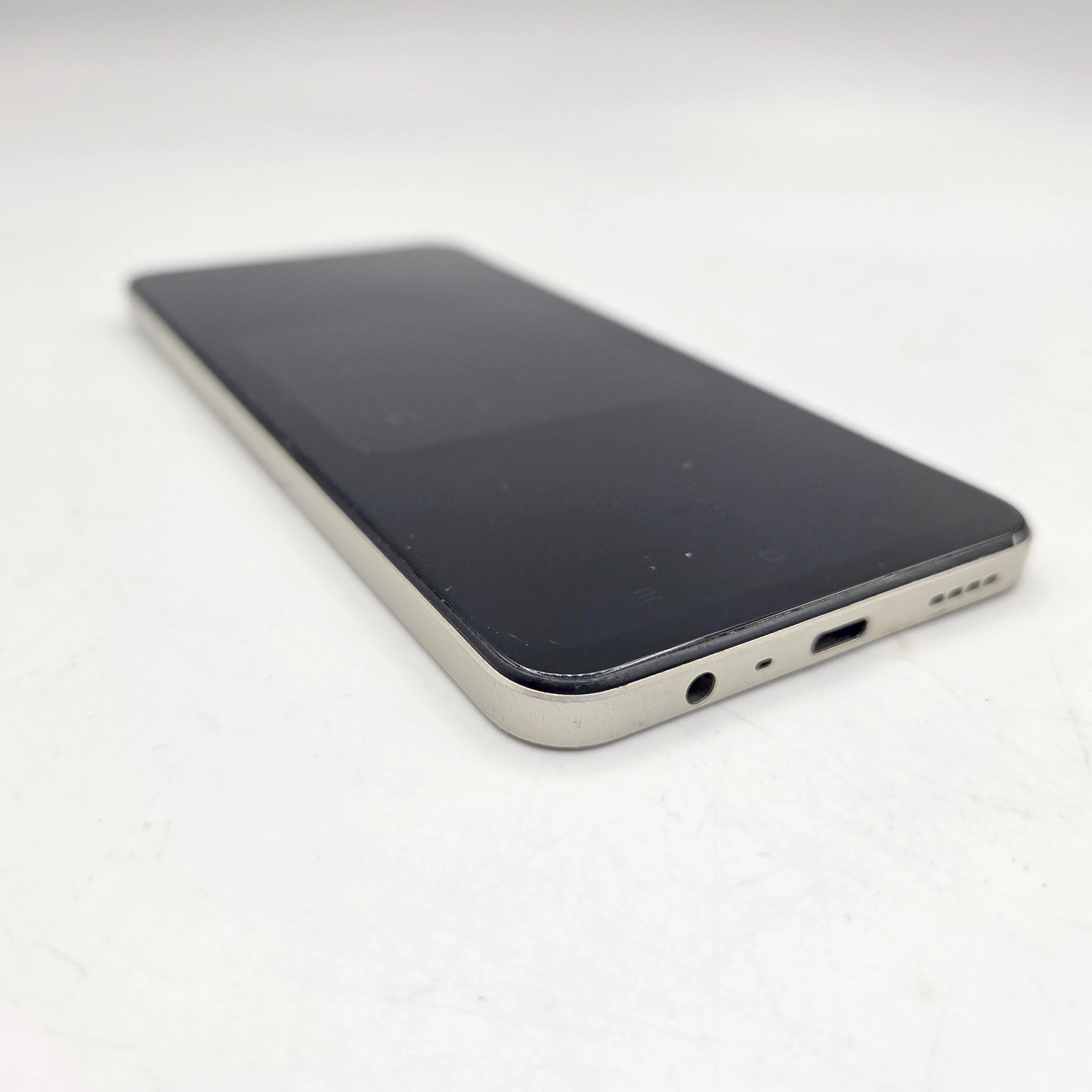 telefon-realme-c53-128gb-przekatna-ekranu-674