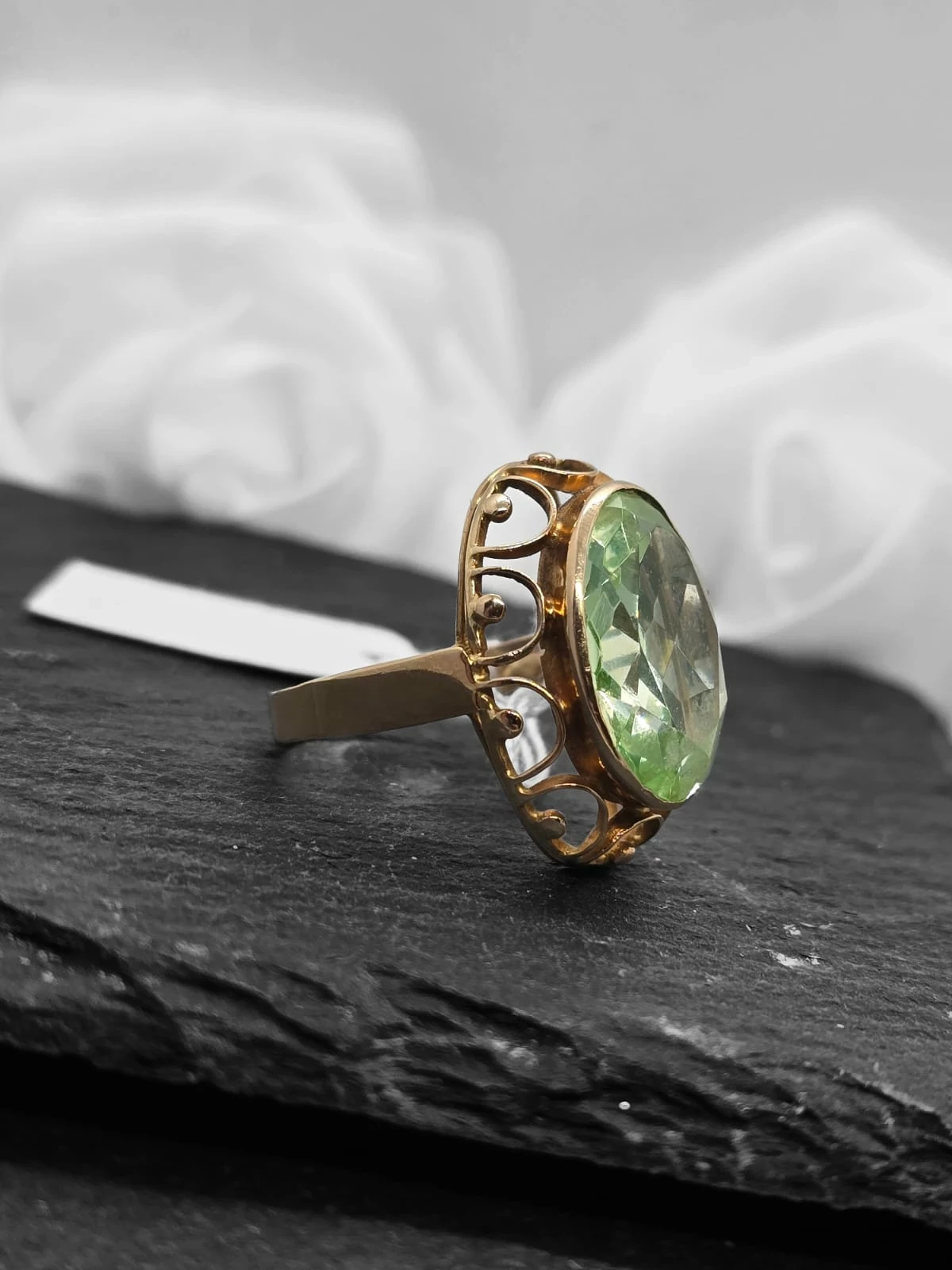 zloty-pierscionek-z-zielonym-kamieniem-585-697-stan-11323-2