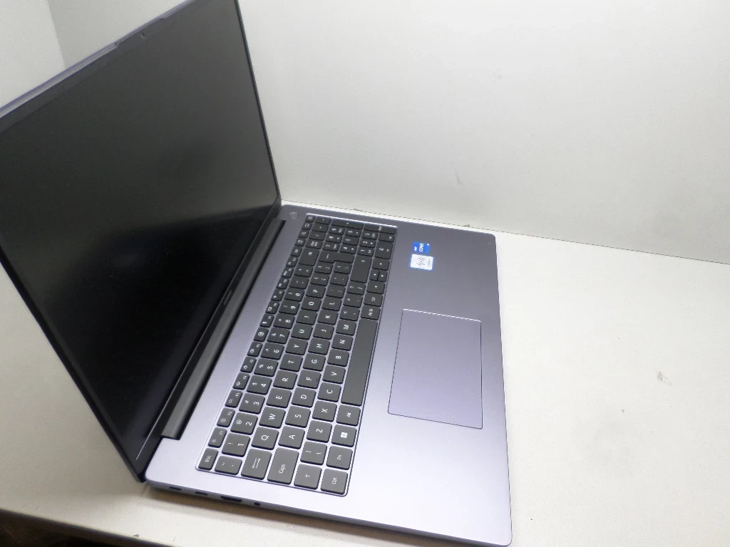 laptop-huawei-matebook-d16-16gb-512-i5-przekatna-ekranu-1600