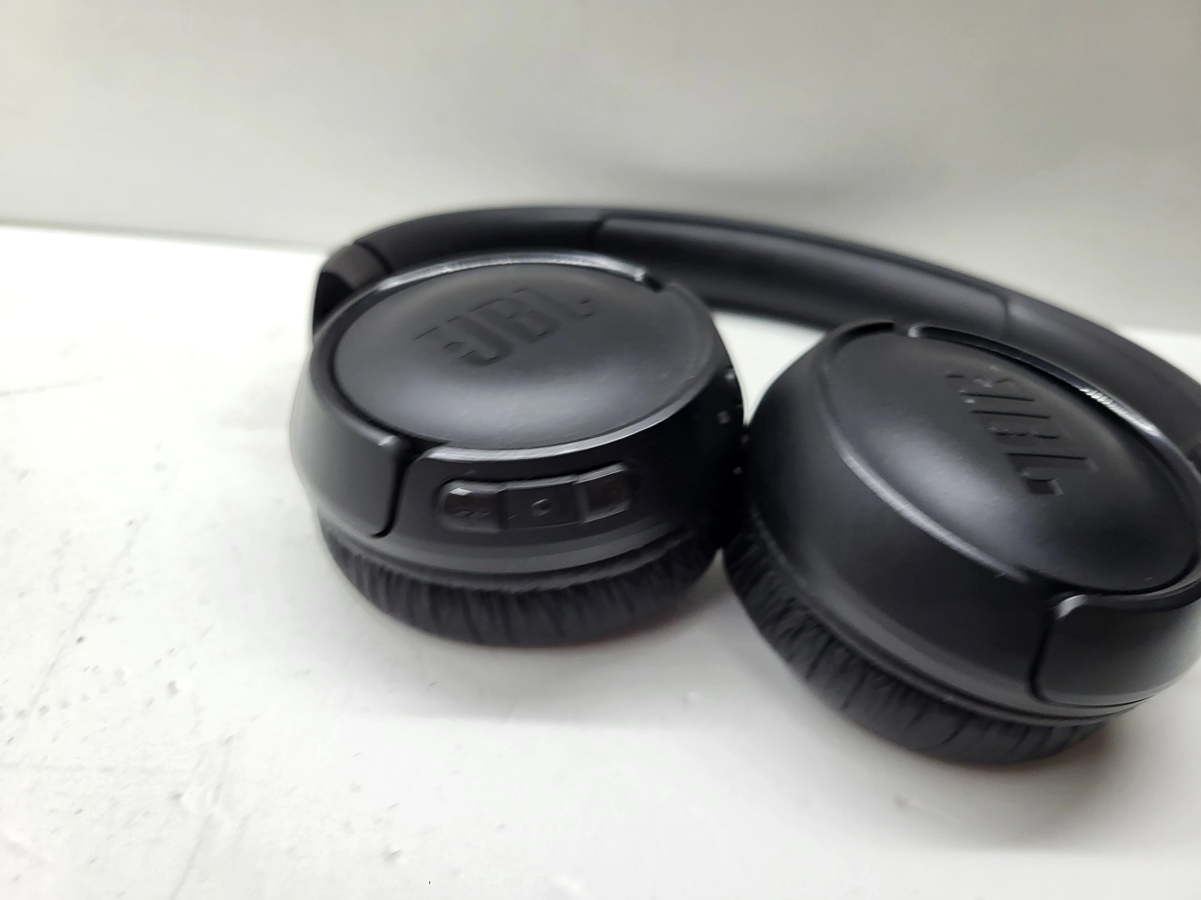 sluchawki-jbl-tune-520-bt-stan-11323-2