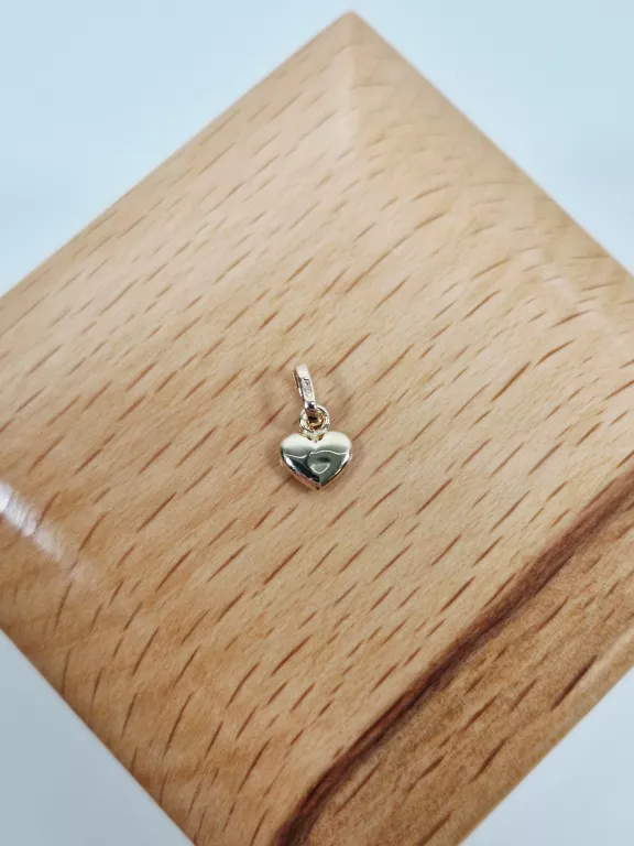 zlota-zawieszka-serce-585-022g-ean-gtin-5904121838014