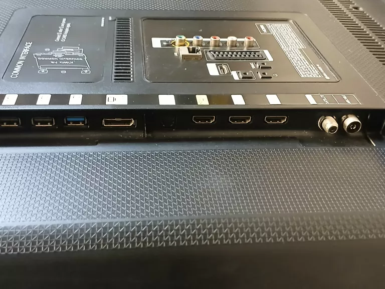 telewizor-samsung-ue50hu6900s-50-4k-ultra-hd-lcd-led-60hz-opis-ean-gtin-8806086148788