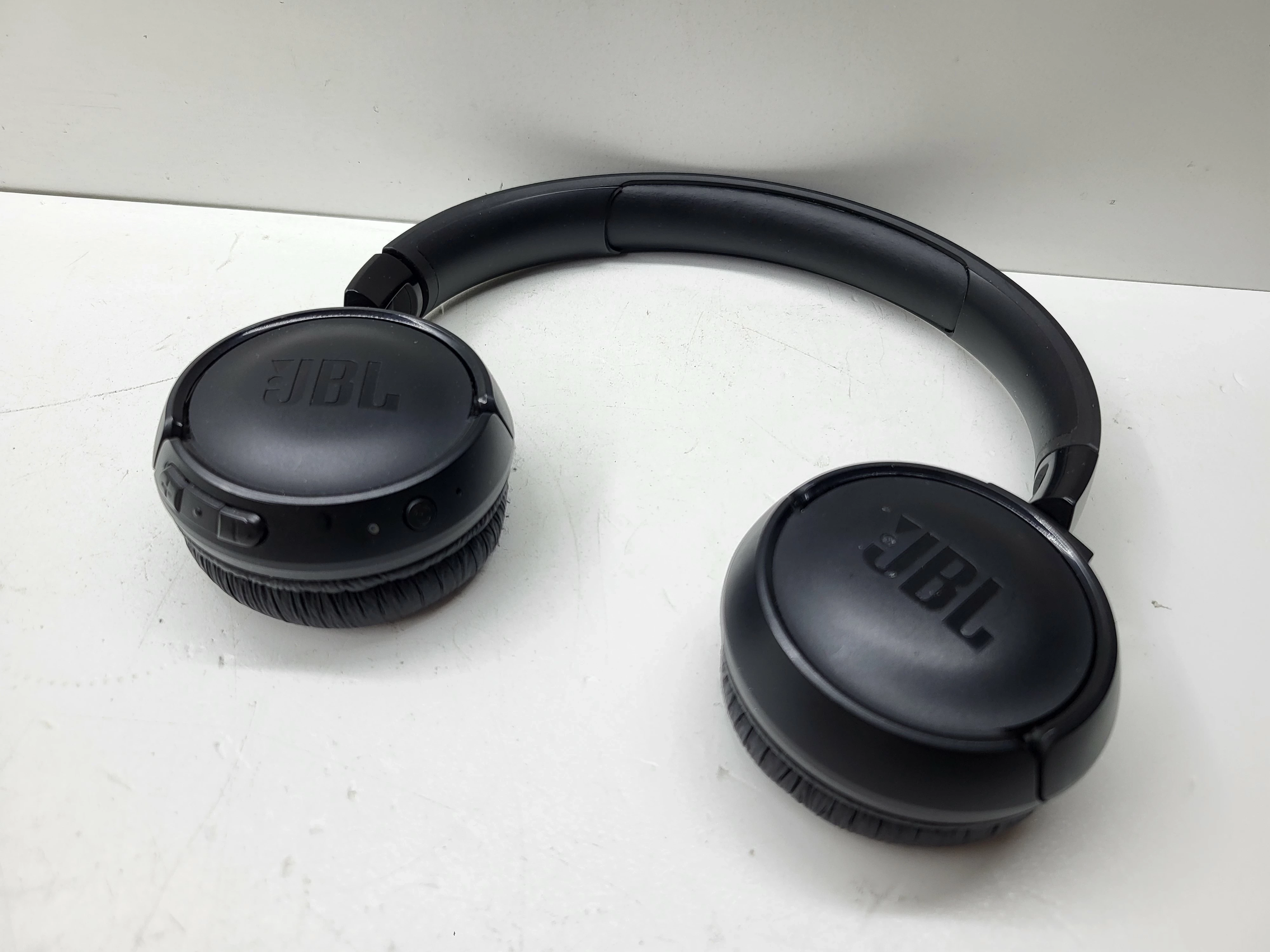 sluchawki-jbl-tune-520-bt-kod-producenta-jblt520btblkeu