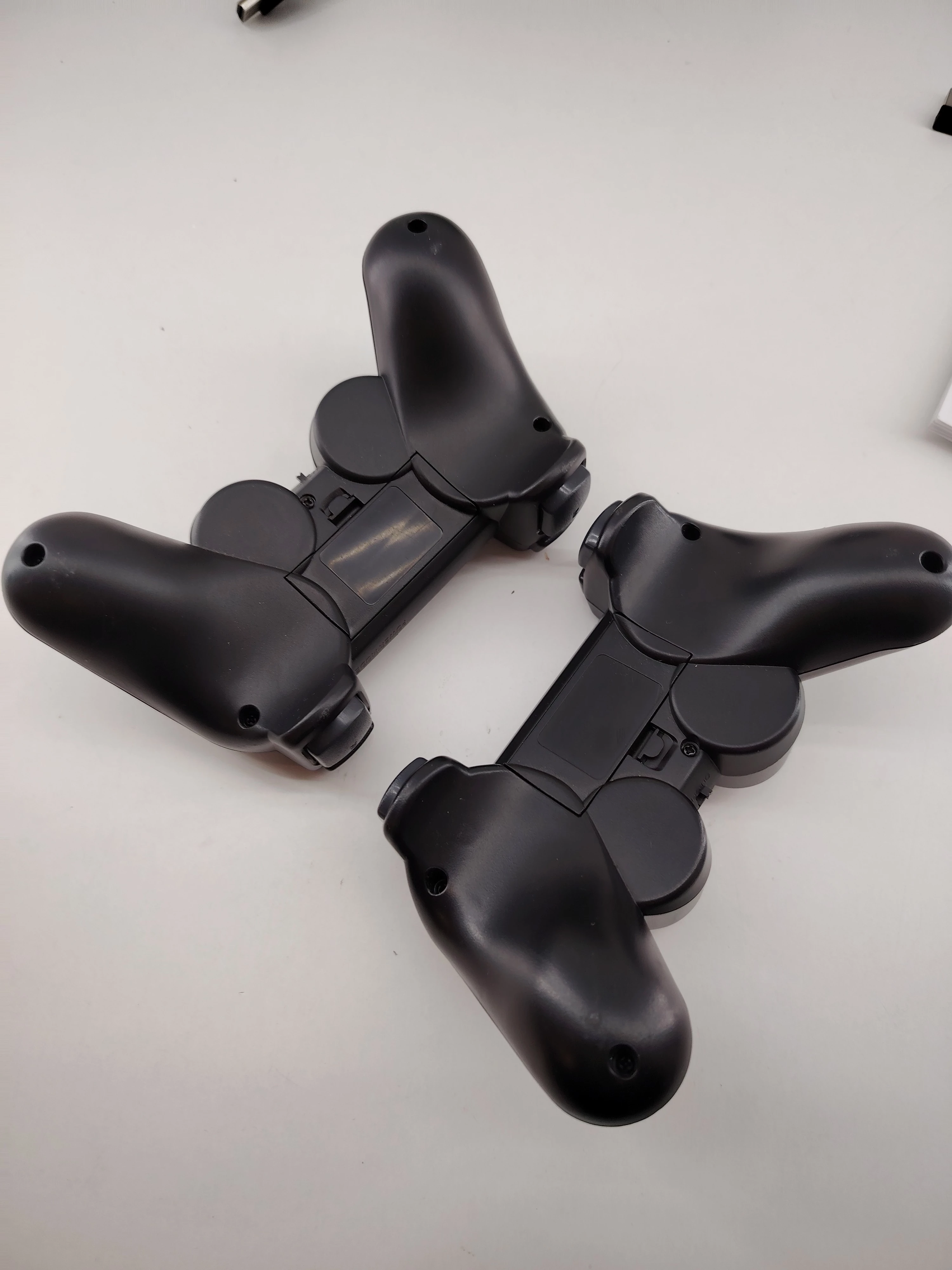 konsola-retro-hdmi-tv-gra-telewizyjna-2-pady20000gier-emulator-ps1-model-karta-sd-64-na-prezent-dla-dziecka-dwa-pady-retro