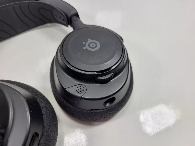 bezprzewodowe-sluchawki-steelseries-arctis-nova-7-black-stan-11323-2