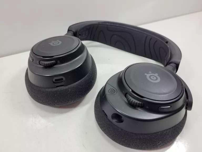 bezprzewodowe-sluchawki-steelseries-arctis-nova-7-black-model-arctis-nova-7-gen-2
