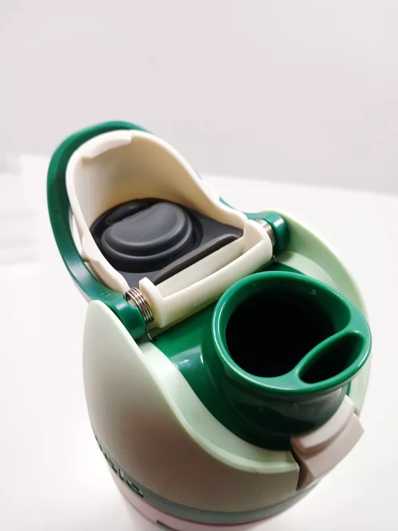 owala-freesip-izolowana-butelka-na-wode-ze-stali-nierdzewnej-slomka-710ml-stan-11323-2